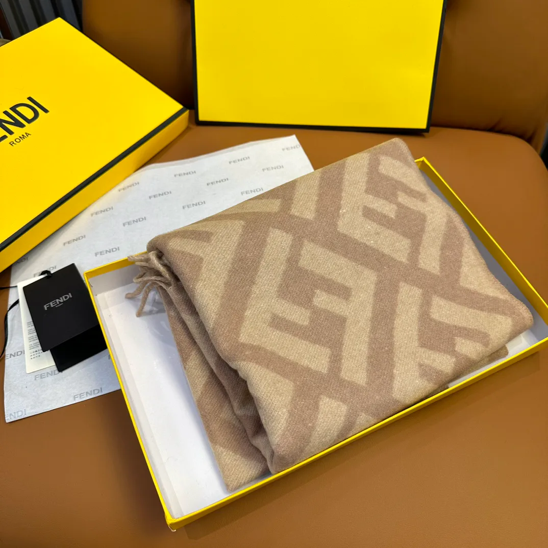 Шарфы Fendi 4473