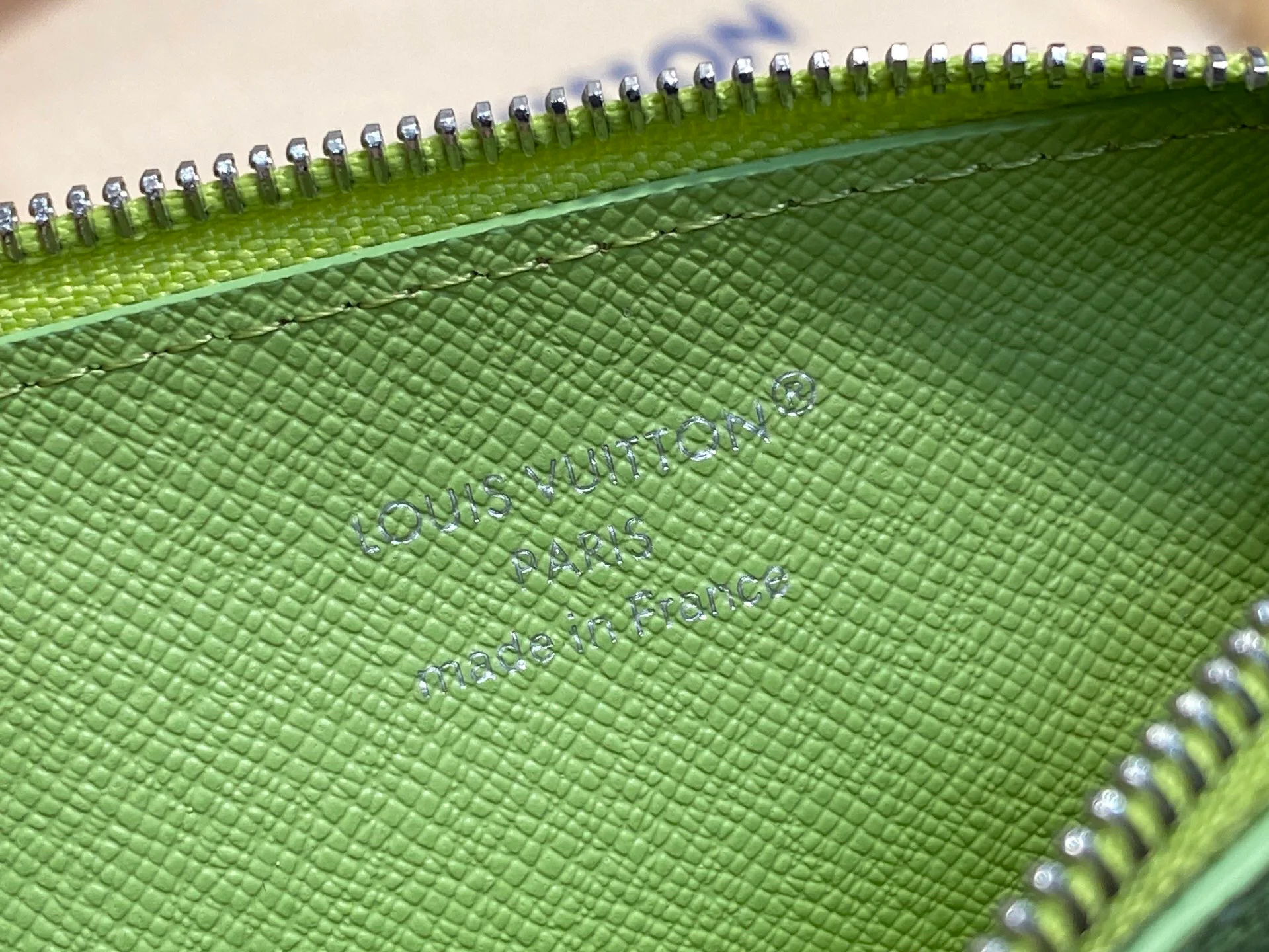 Клатчи Женские Louis Vuitton 17499412