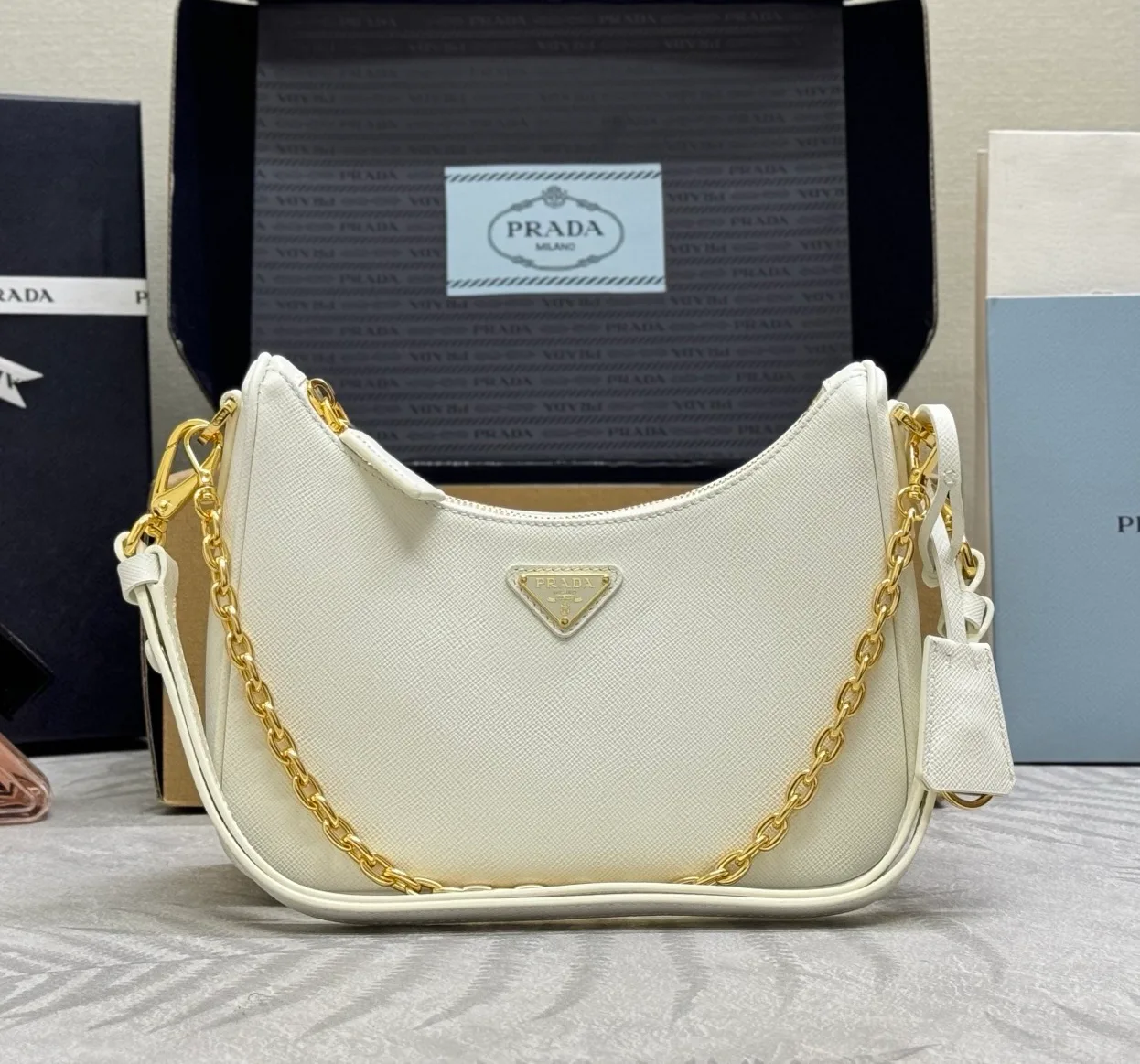 Сумки На Ремне Женские Prada 11788409