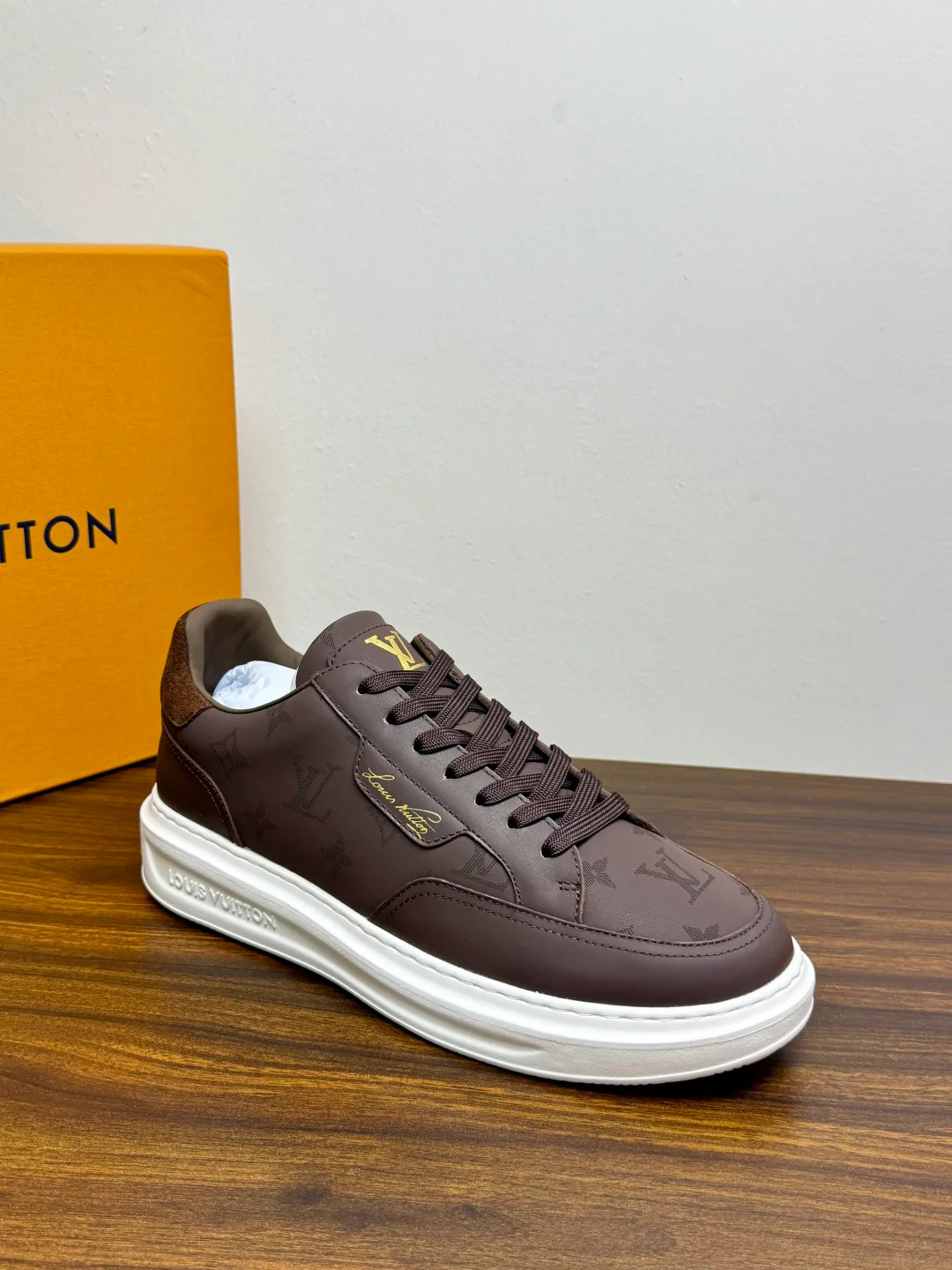 Кроссовки Женские Louis Vuitton 18961450