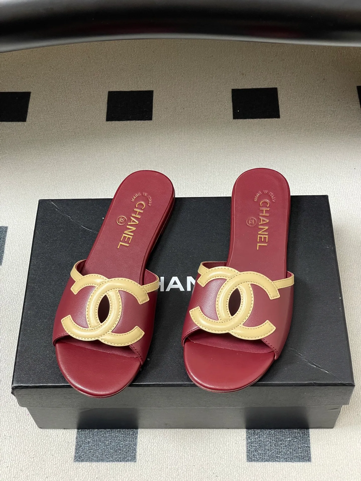 Шлепанцы Женские Chanel 11627614