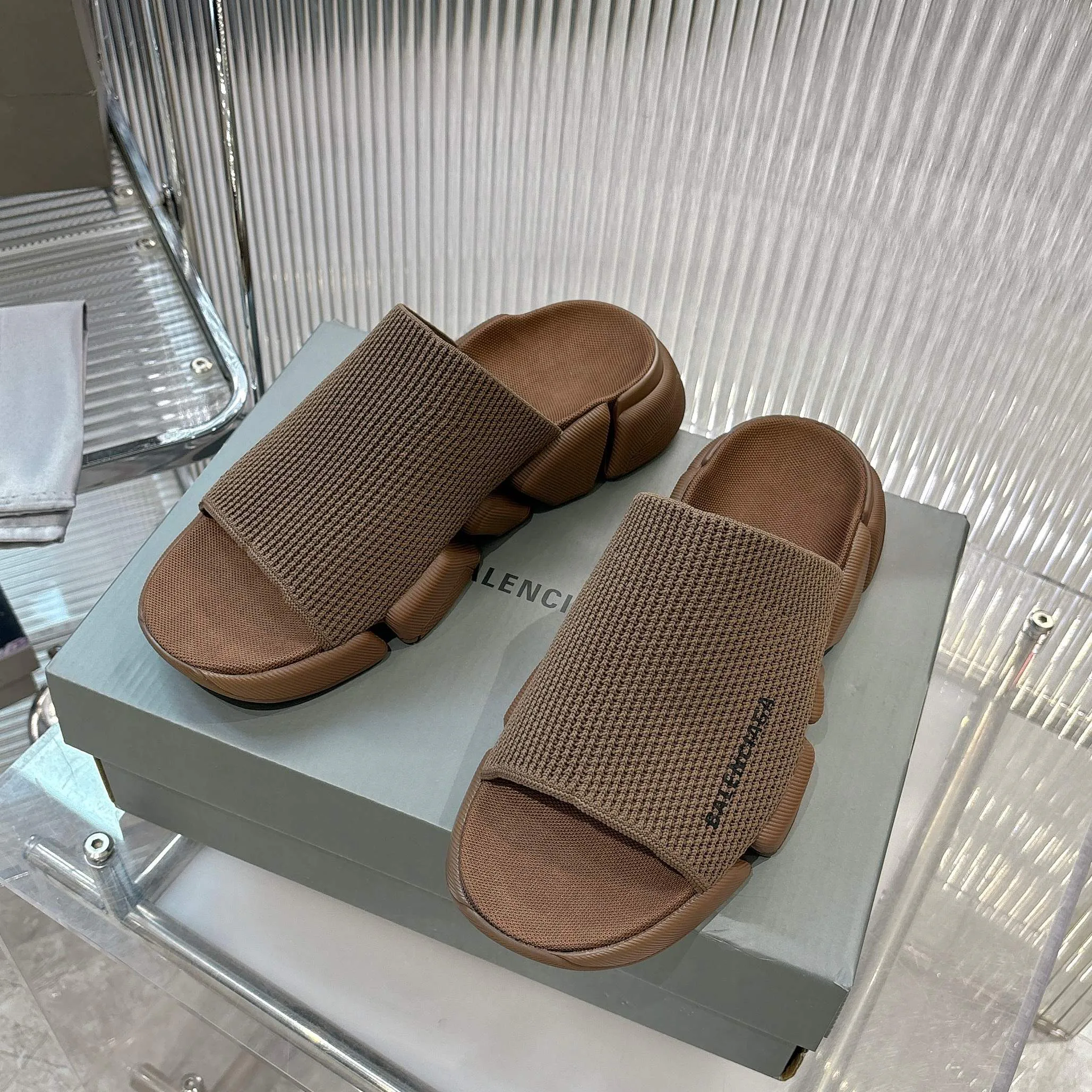 Шлепанцы Женские Balenciaga 17182654