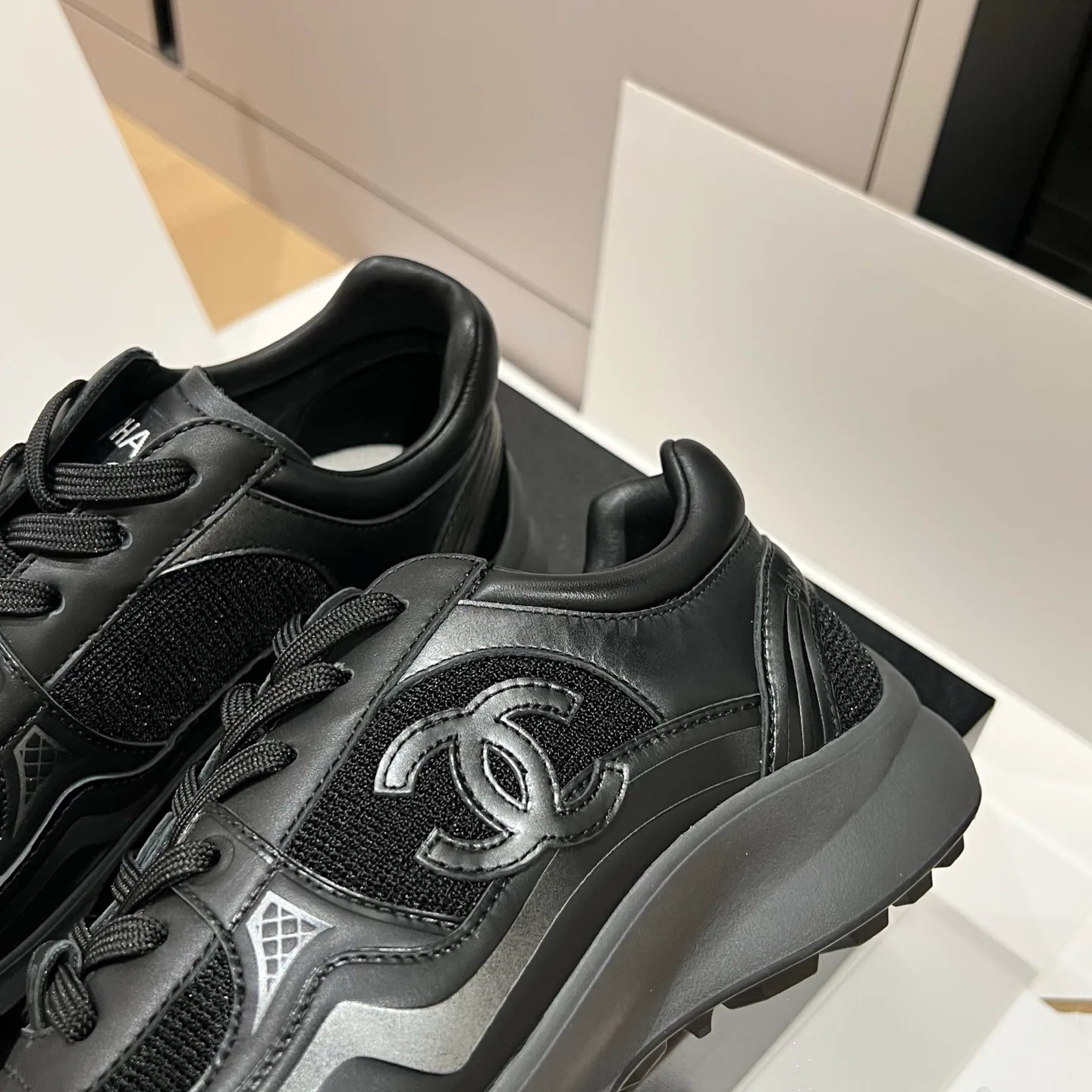 Кроссовки Женские Chanel 12827631