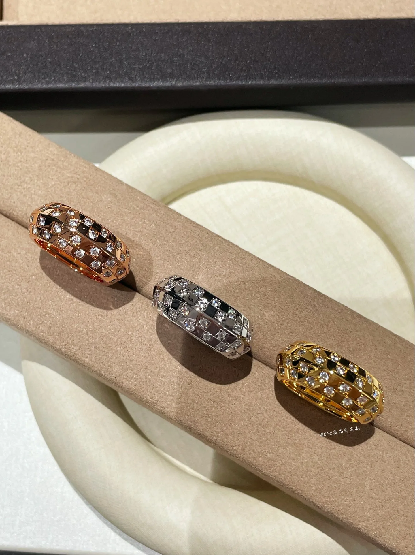 Бижутерия Louis Vuitton 17819345
