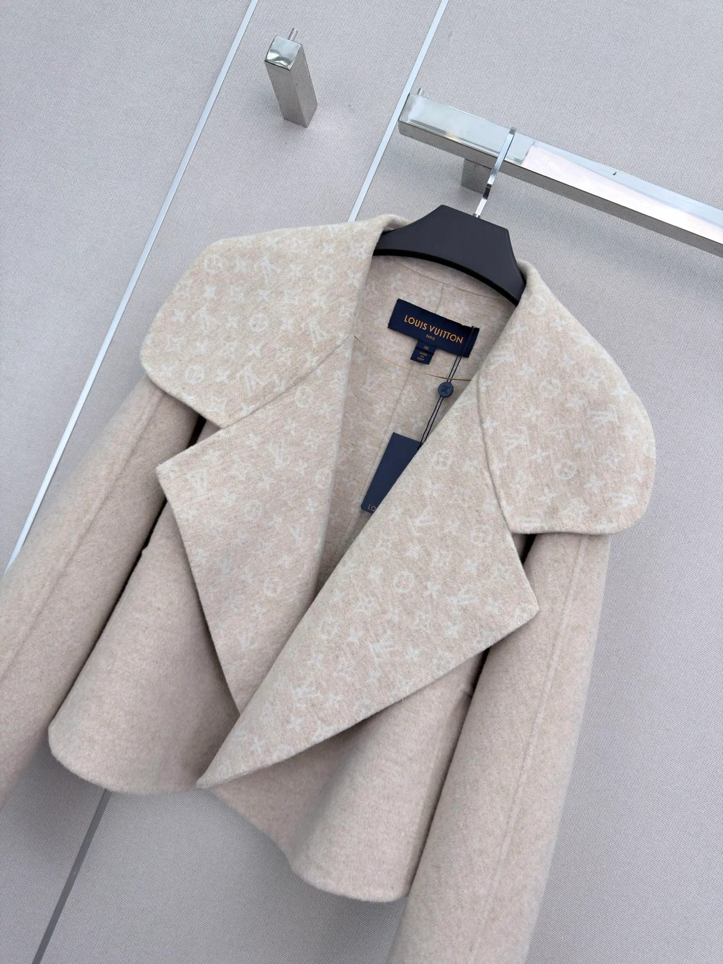 Пальто Женские Louis Vuitton 18506406