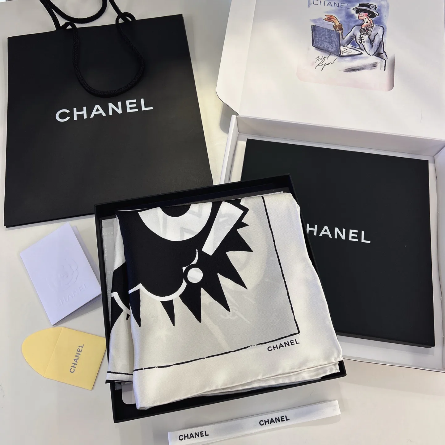 Платки Chanel 17711341