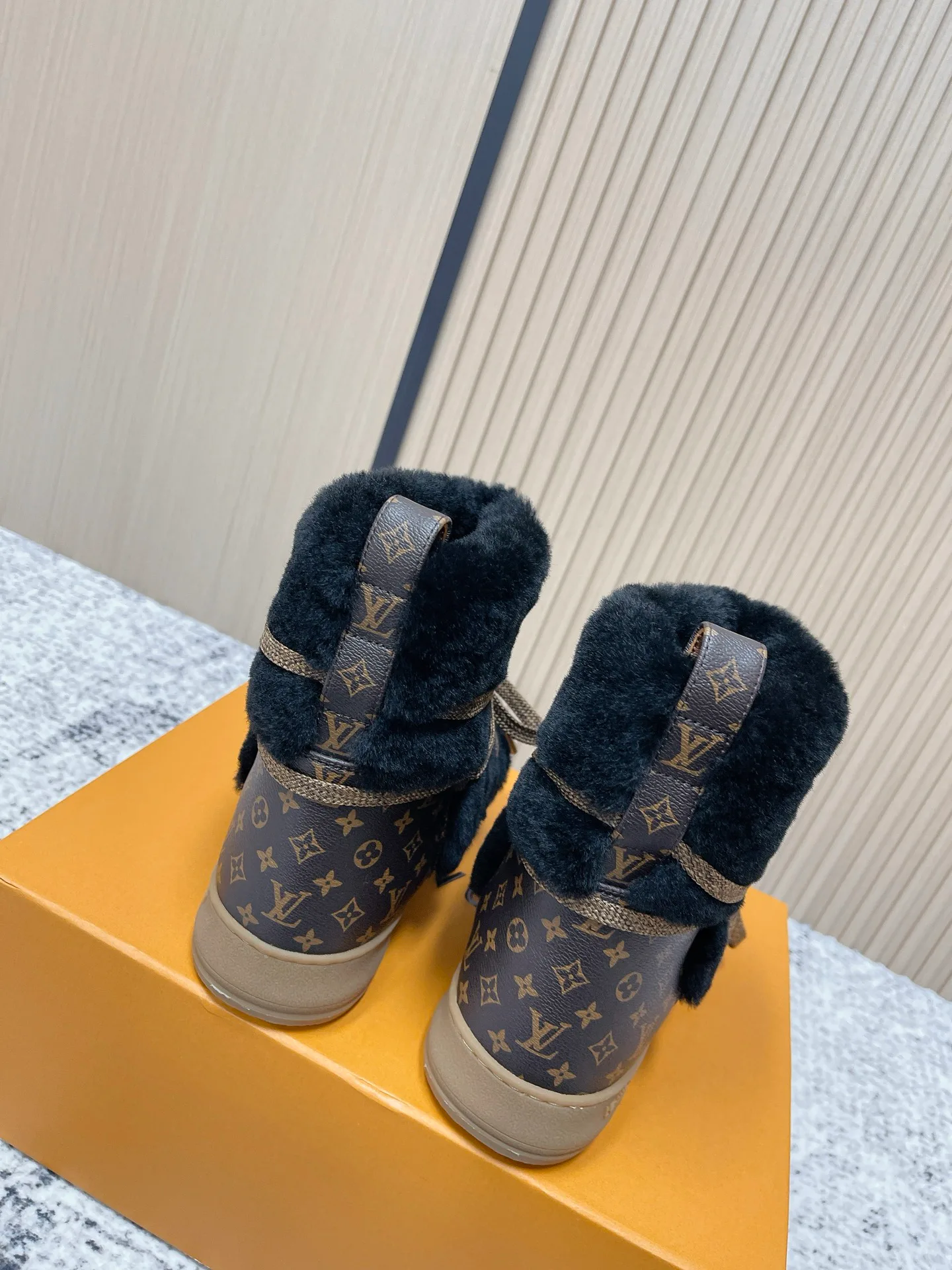 Угги Женские Louis Vuitton 856513