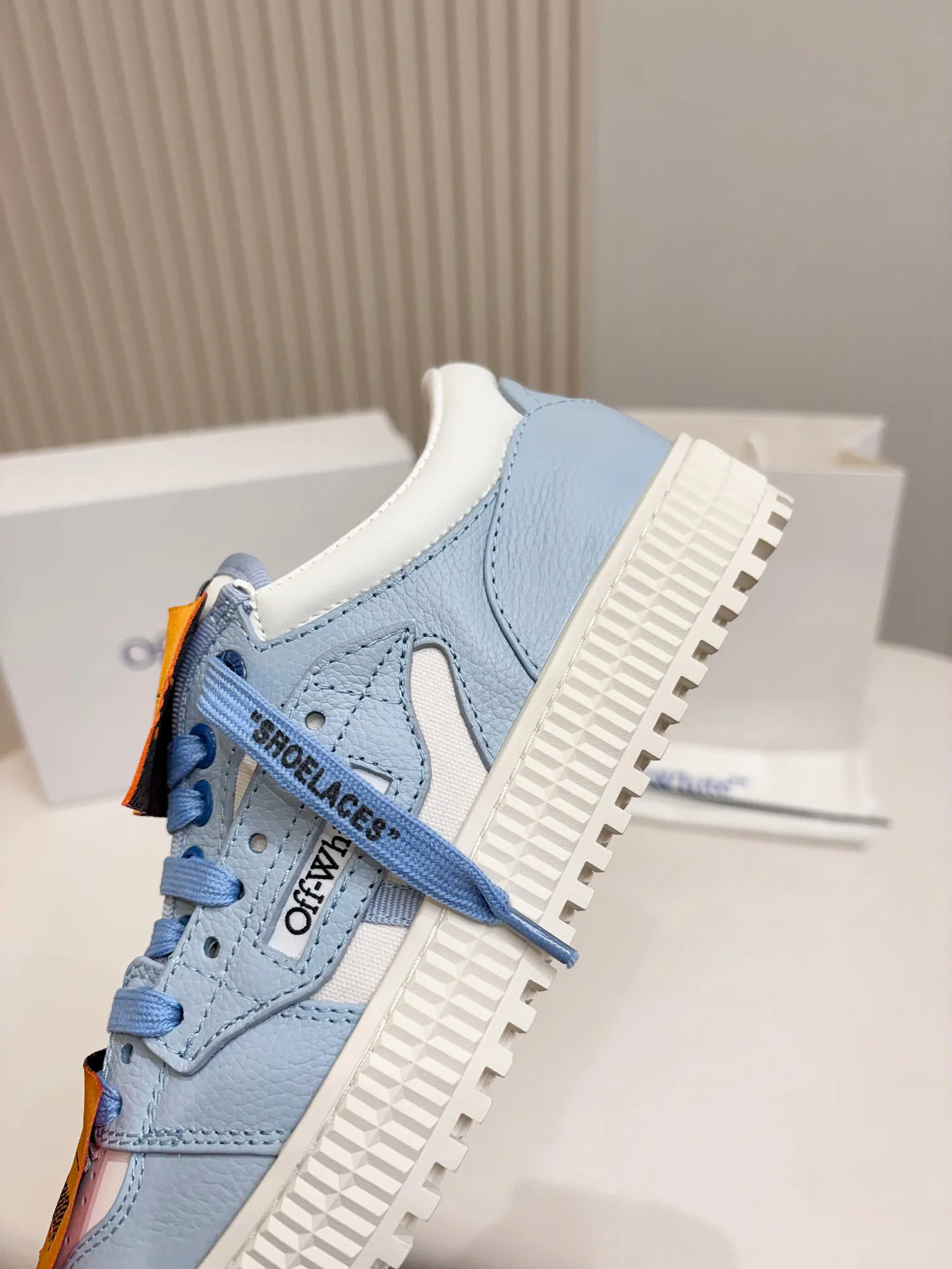 Кроссовки Женские Off-White 18103209