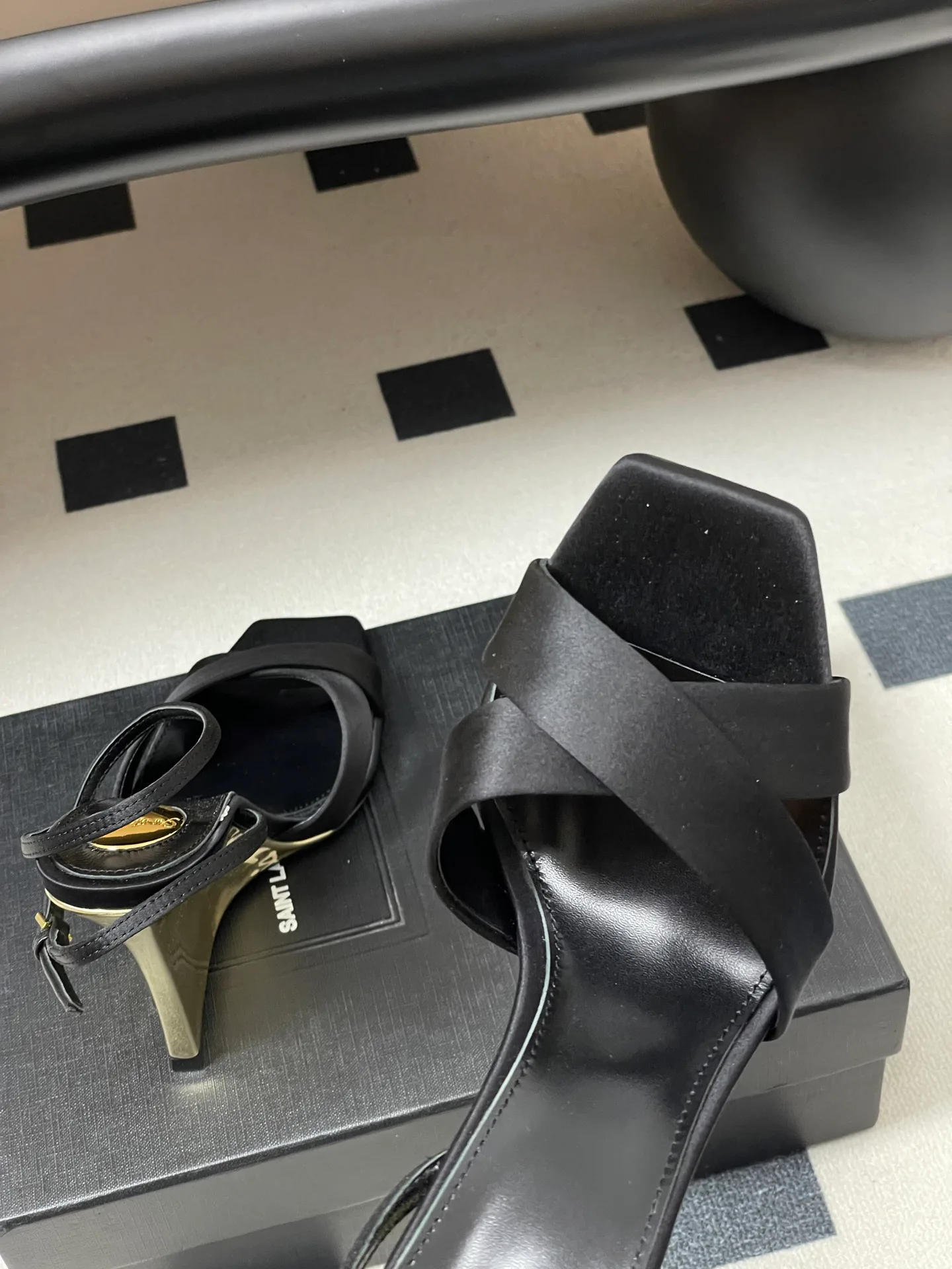 Босоножки Женские Saint Laurent 2597140