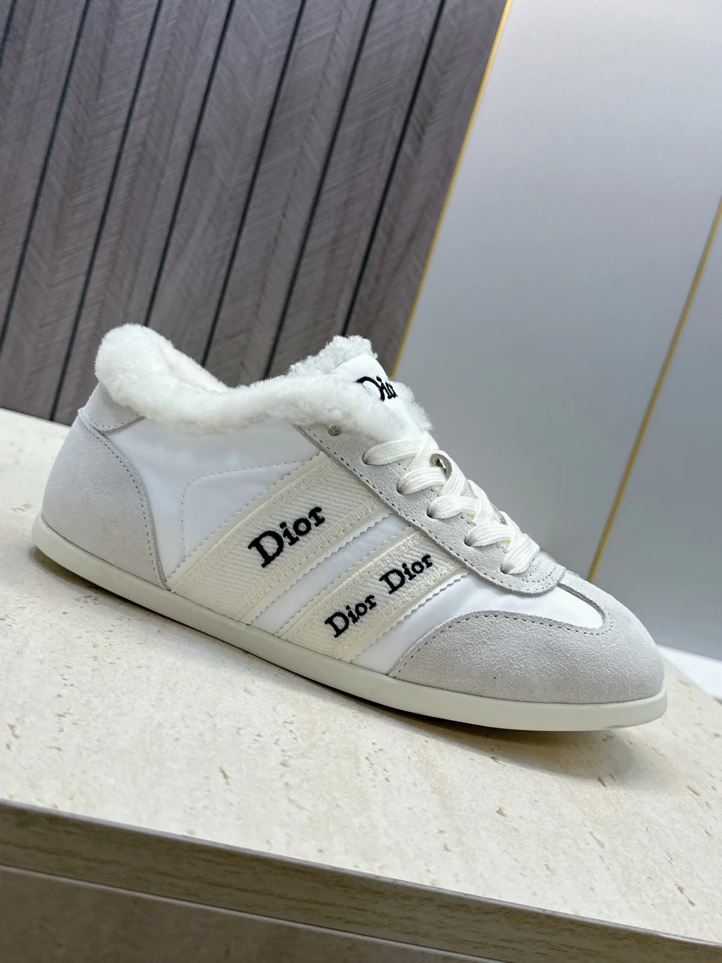 Кроссовки Женские Christian Dior 18247833