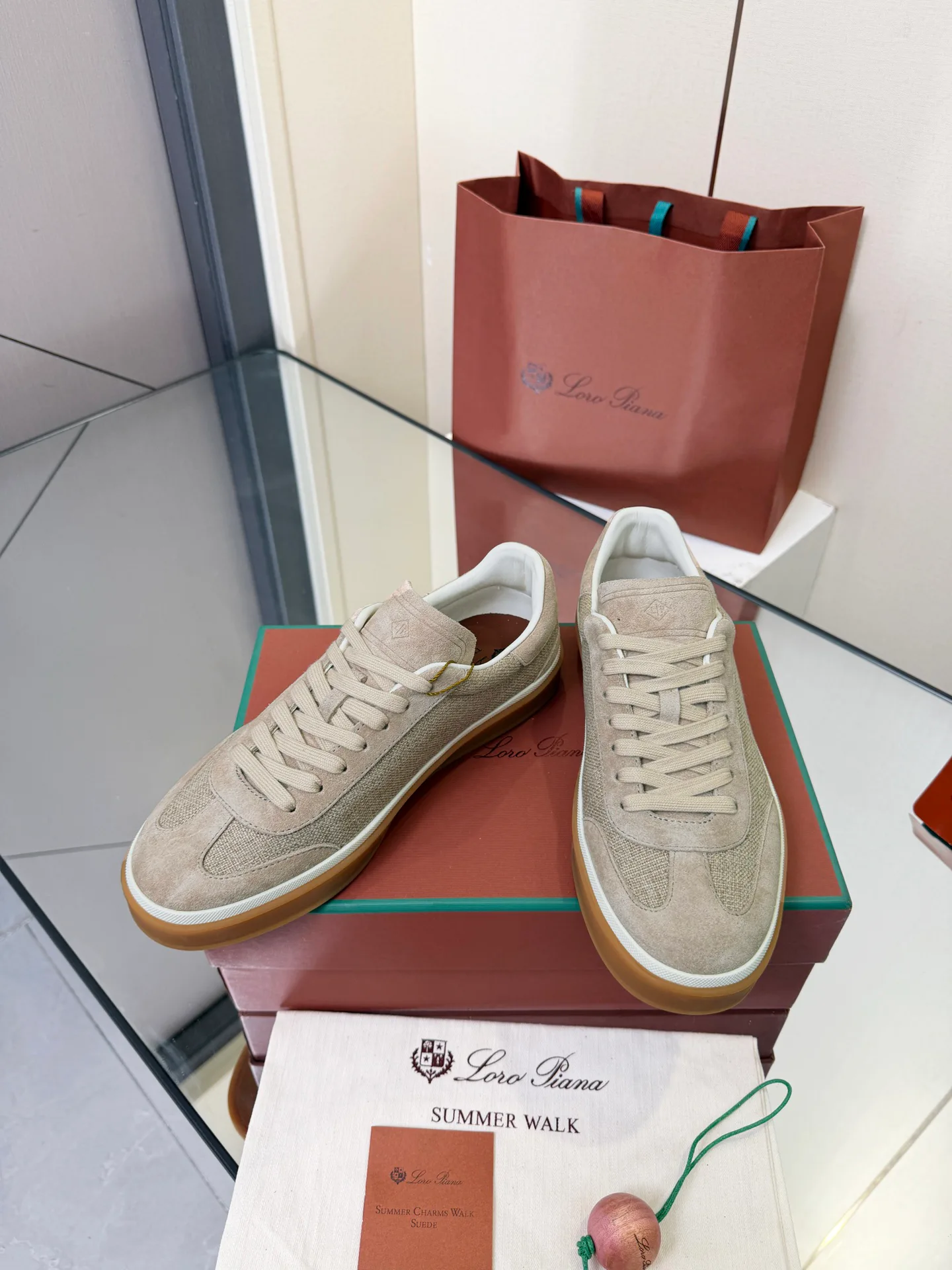 Кроссовки Женские Loro Piana 18534350