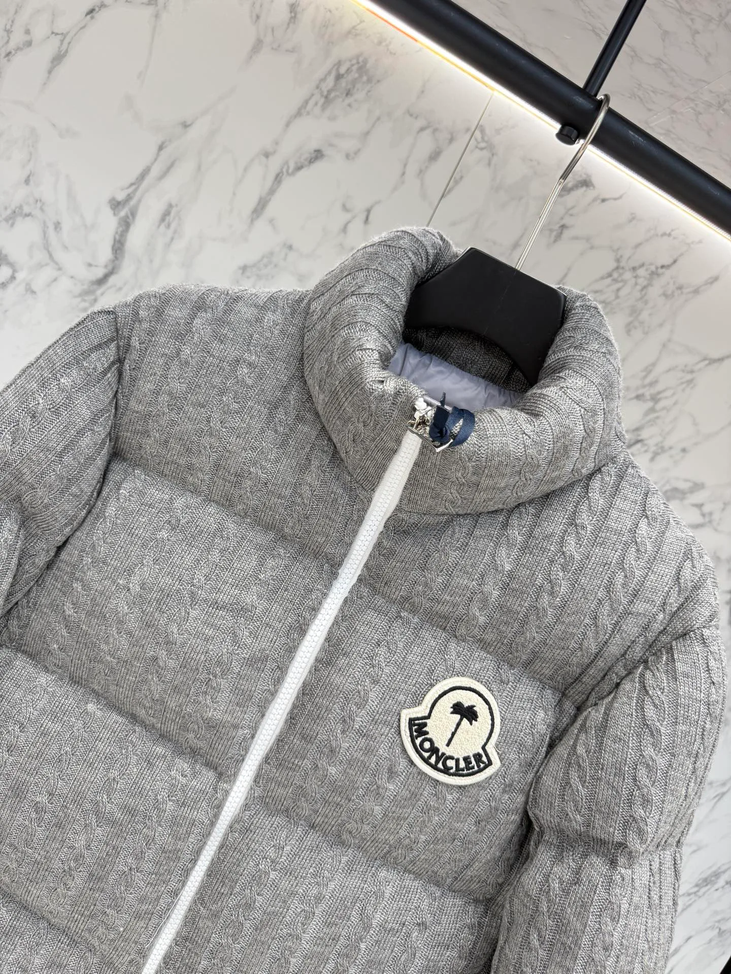 Куртки И Пуховики Мужские Moncler 18188650