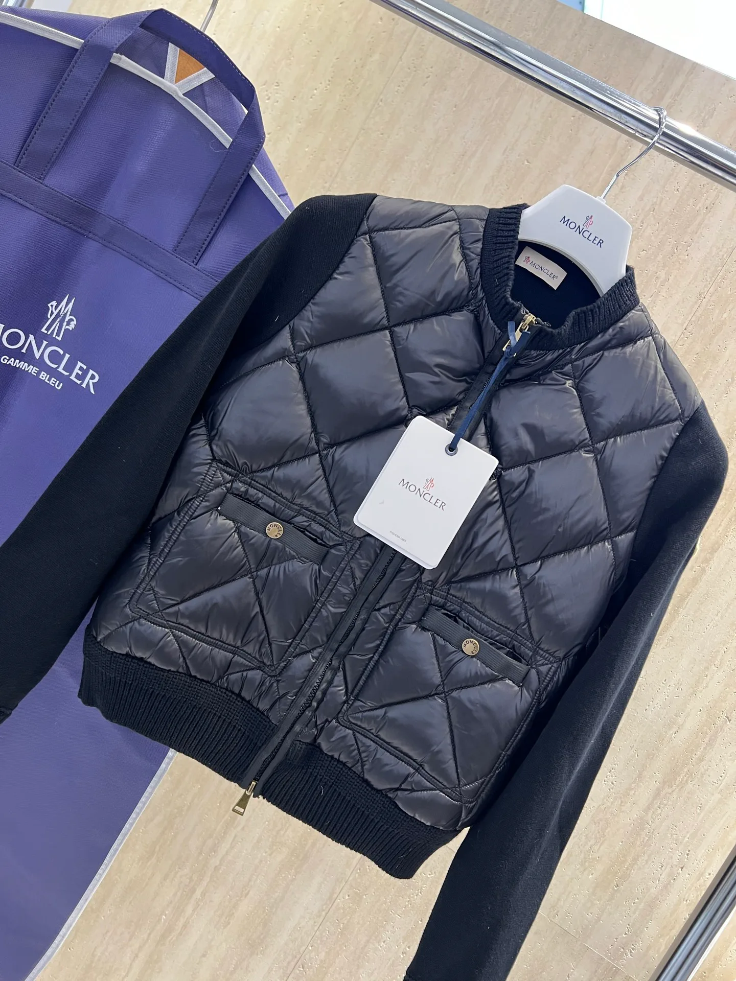 Куртки И Пуховики Женские Moncler 18723756