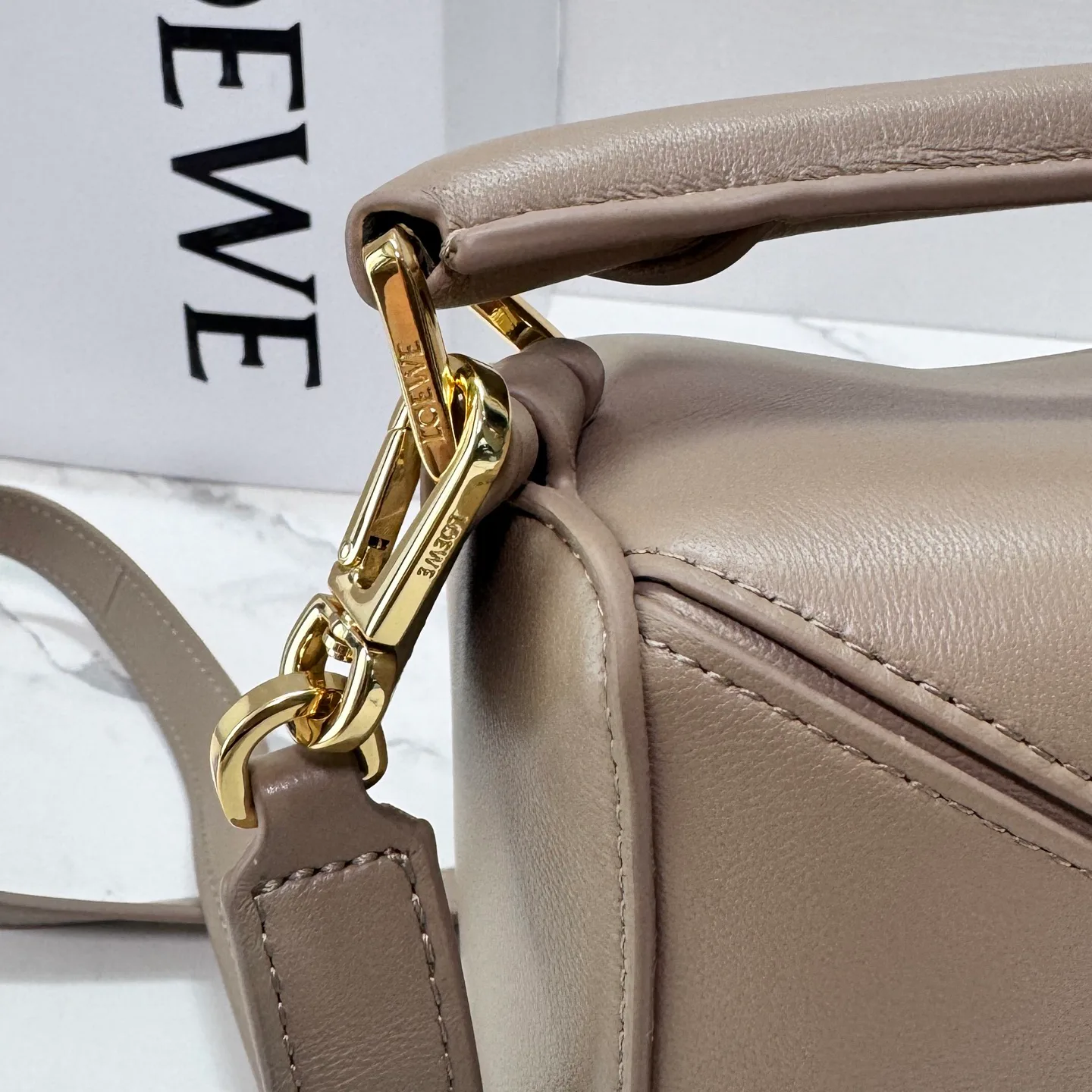 Классические Сумки Женские Loewe 17270396
