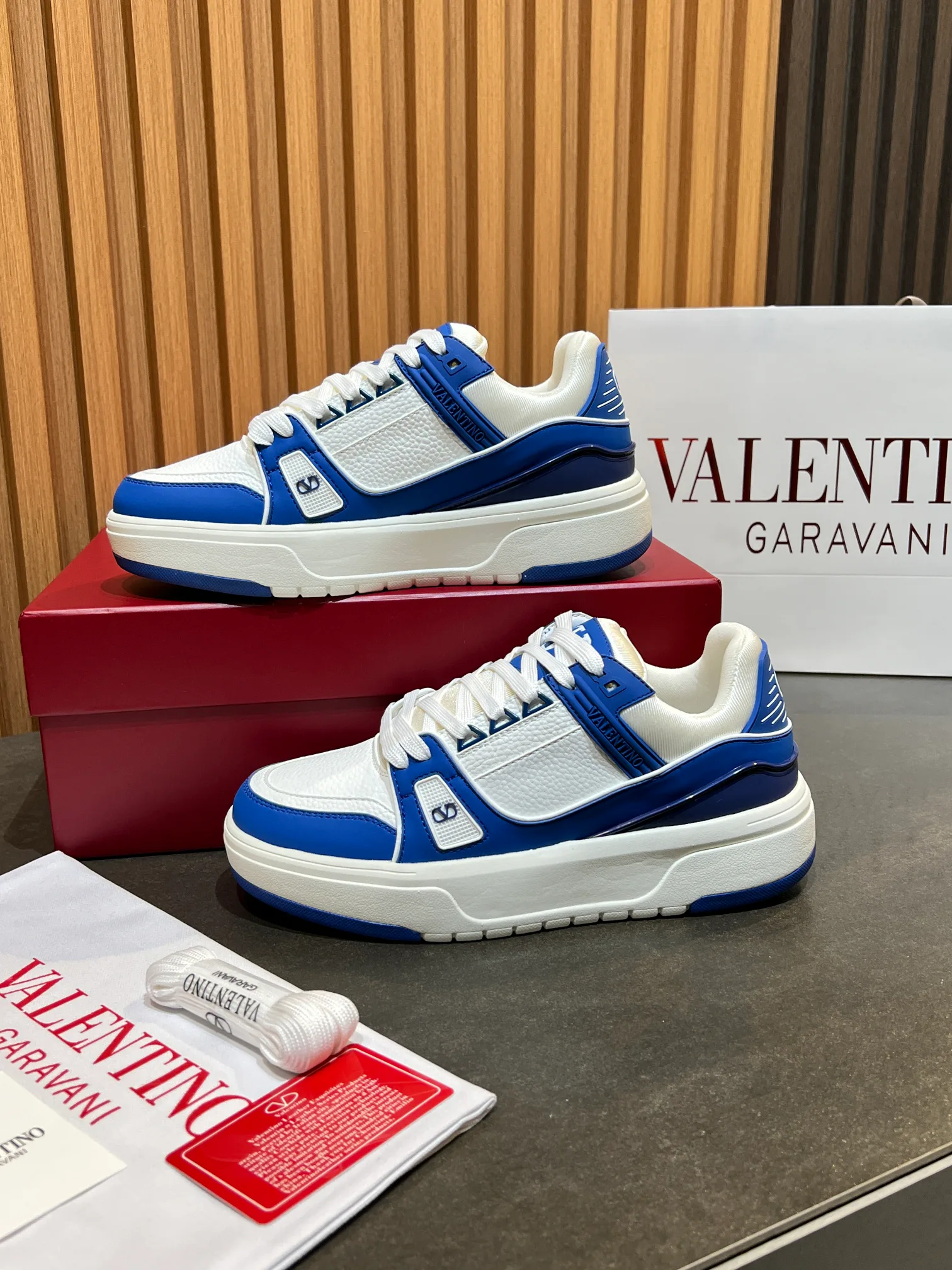 Кроссовки Женские Valentino 11575965