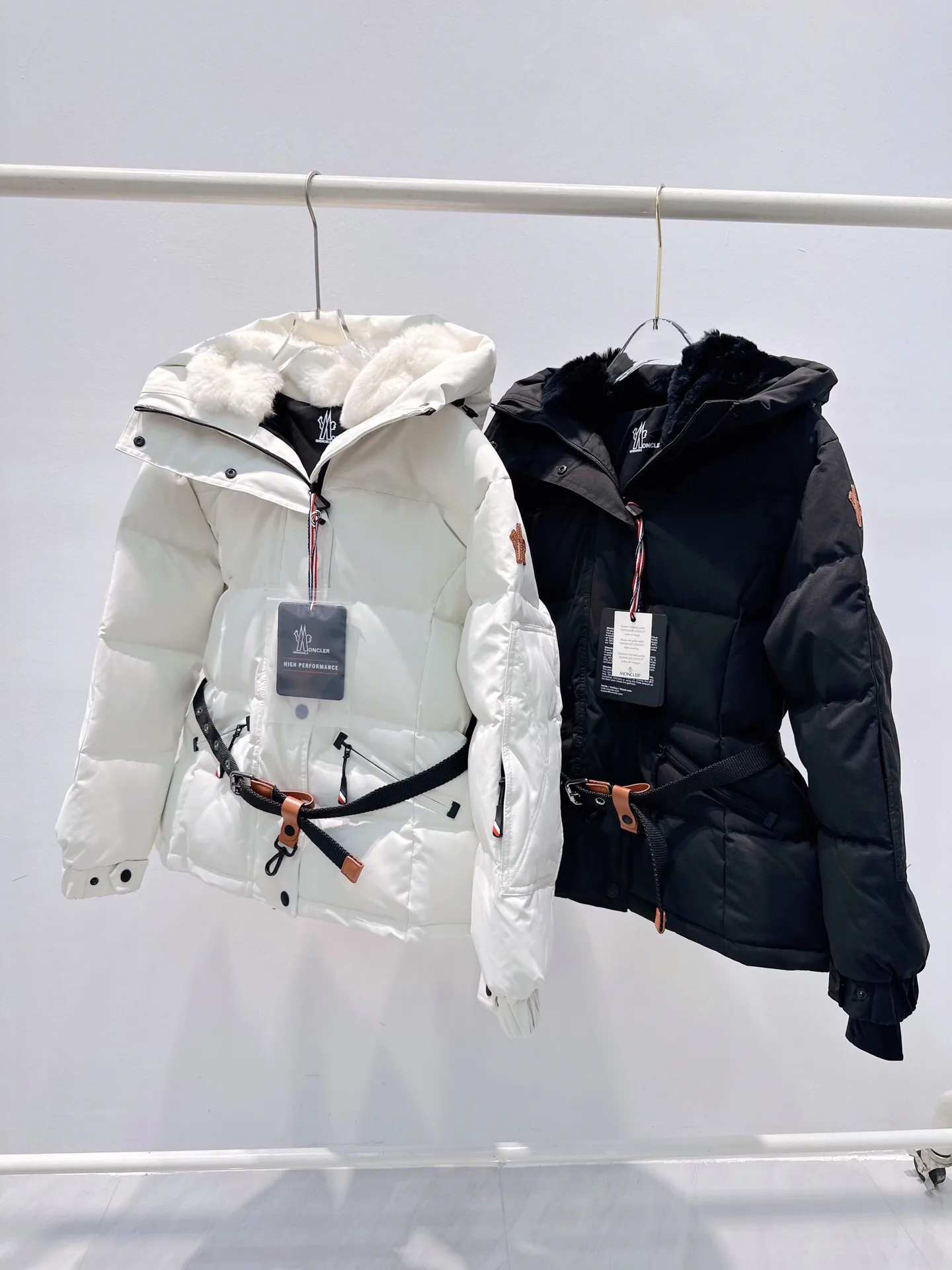 Куртки И Пуховики Женские Moncler 17911177