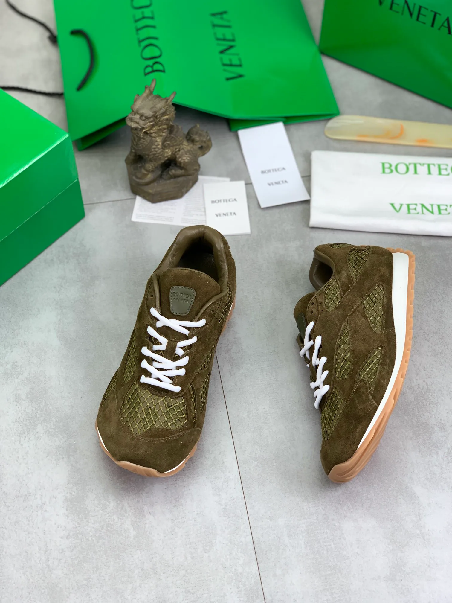 Кроссовки Женские Bottega Veneta 18365184