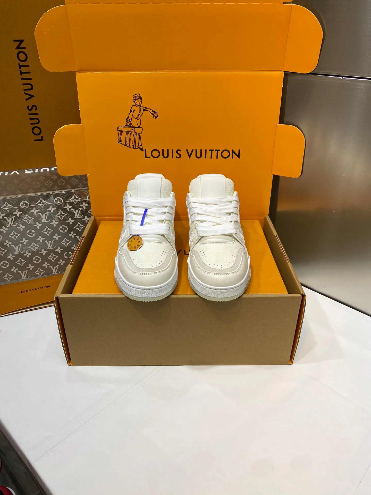 Кроссовки Женские Louis Vuitton 17969033