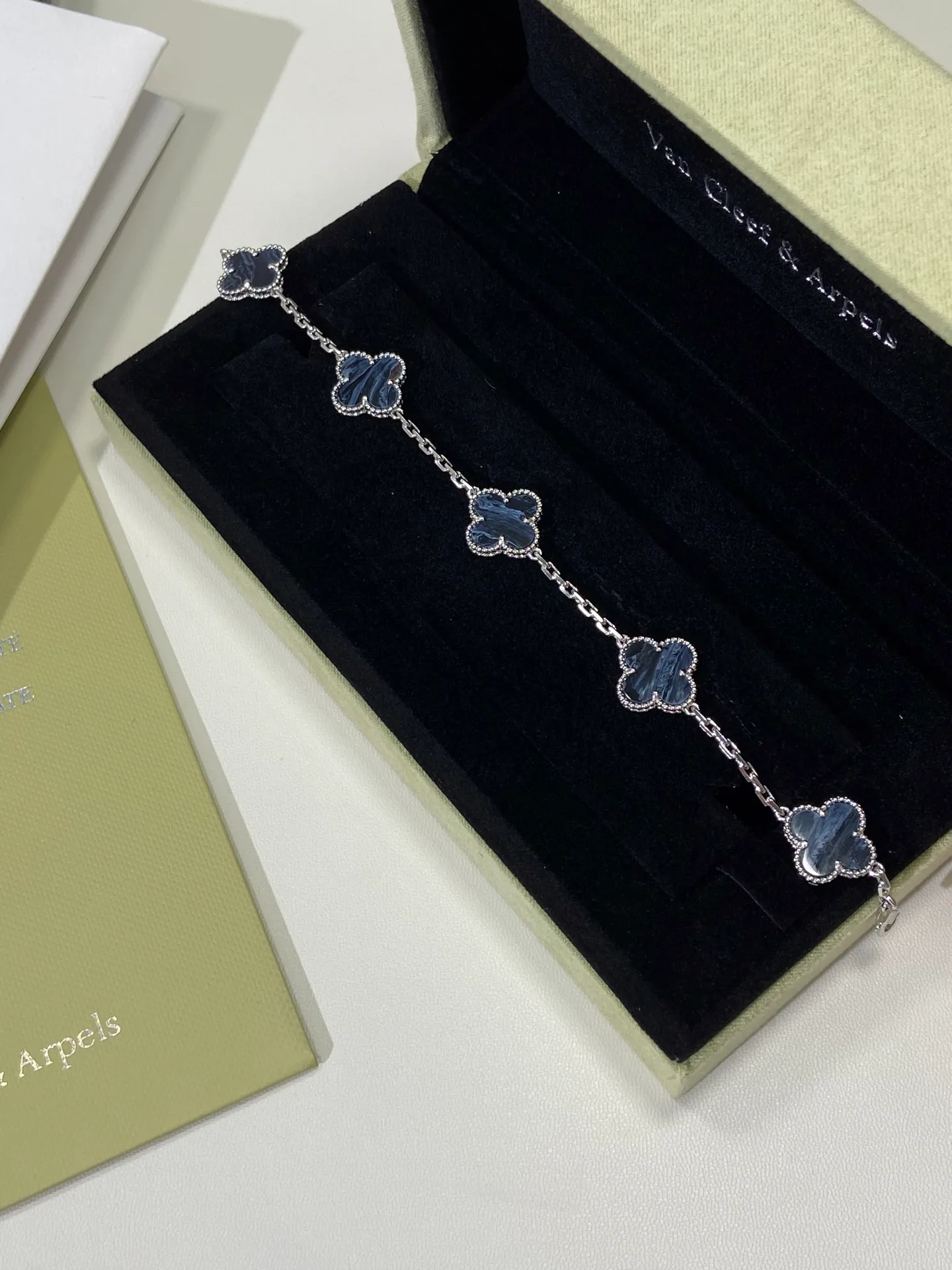 Бижутерия Van Cleef & Arpels 86046