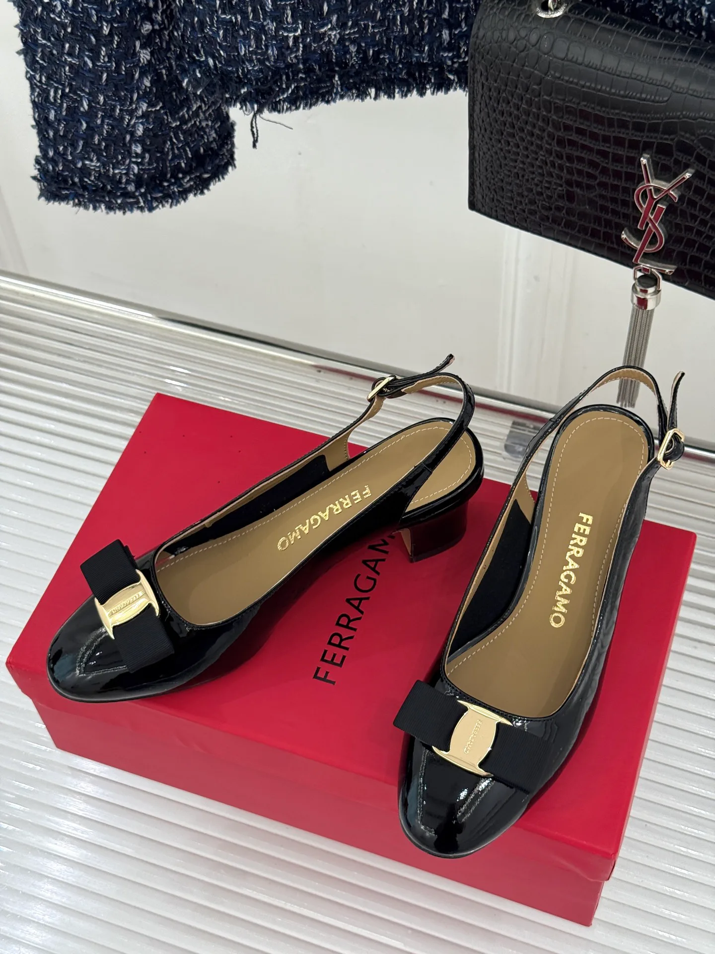 Туфли Женские Salvatore Ferragamo 13454966