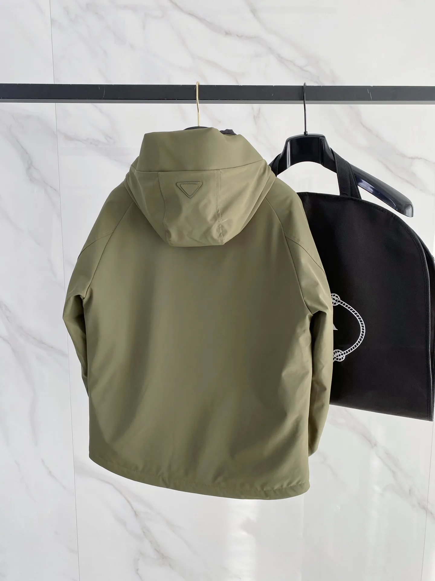 Куртки И Пуховики Женские Prada 382014