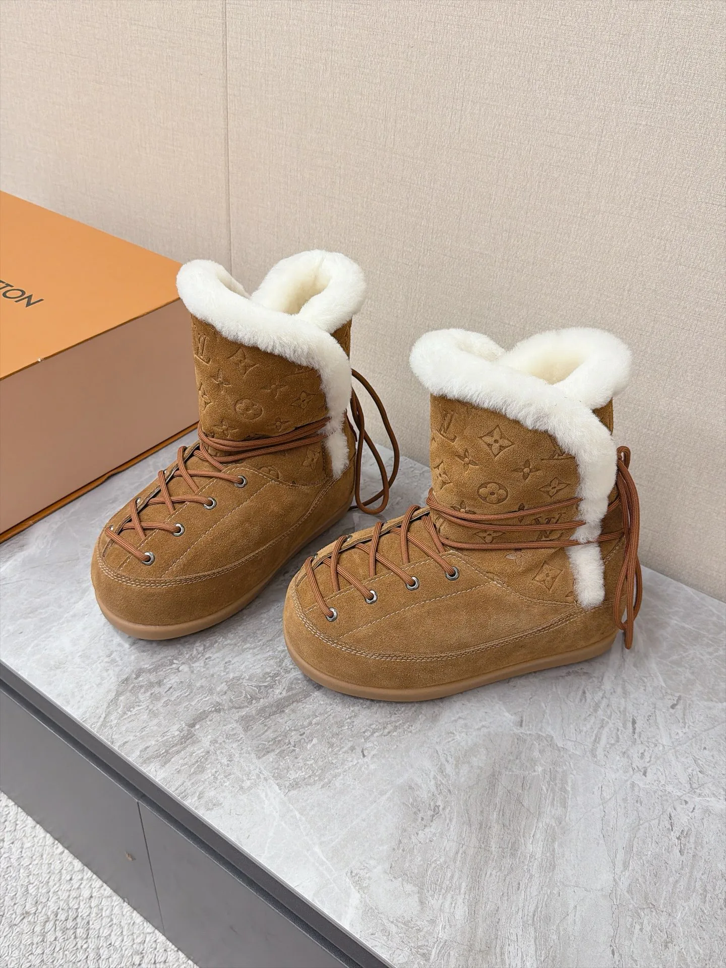 Угги Женские Louis Vuitton 19179048