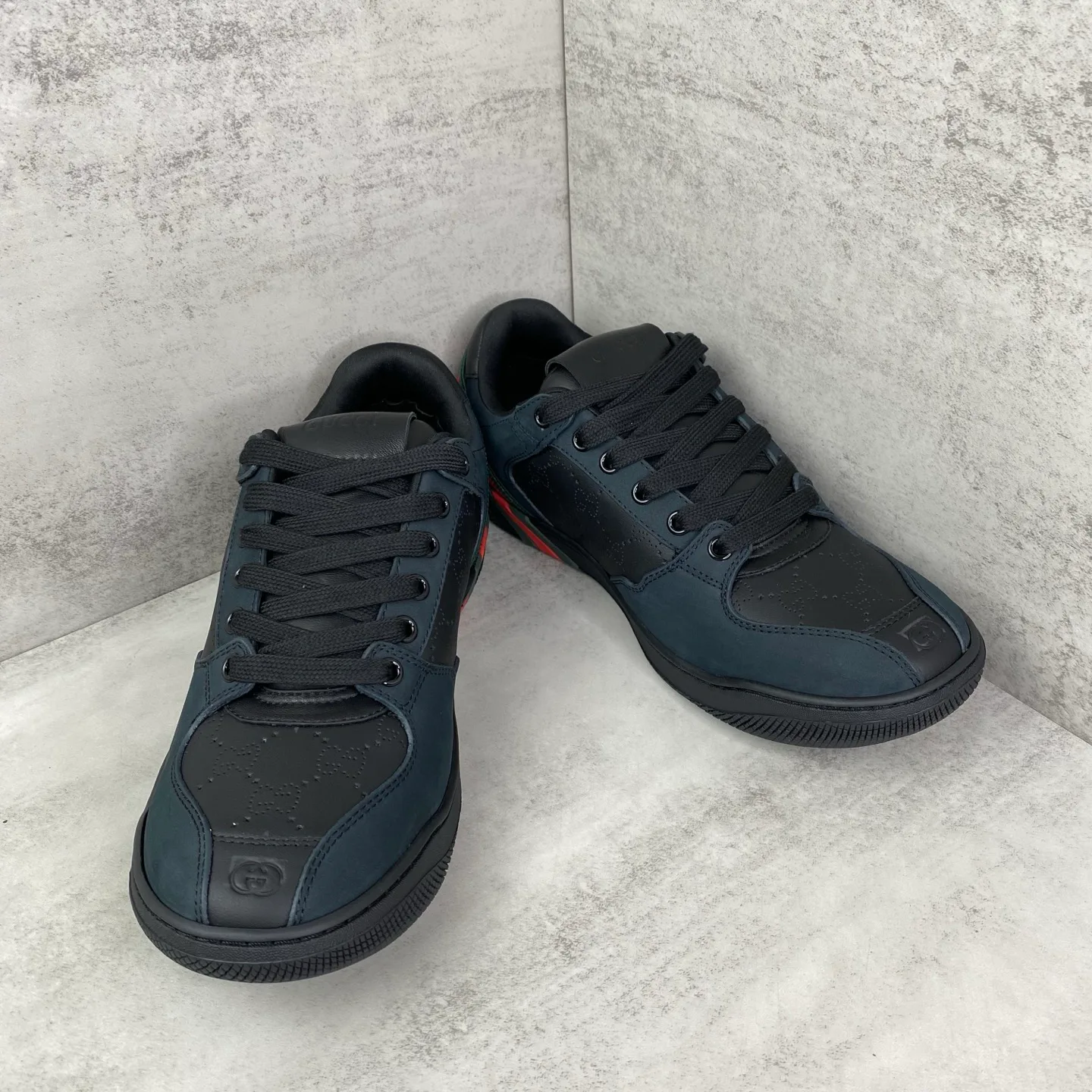 Кроссовки Женские Gucci 18437400