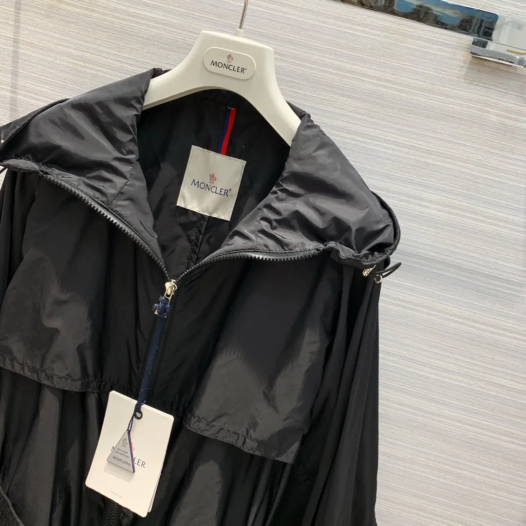 Куртки Женские Moncler Куртки Женские Moncler