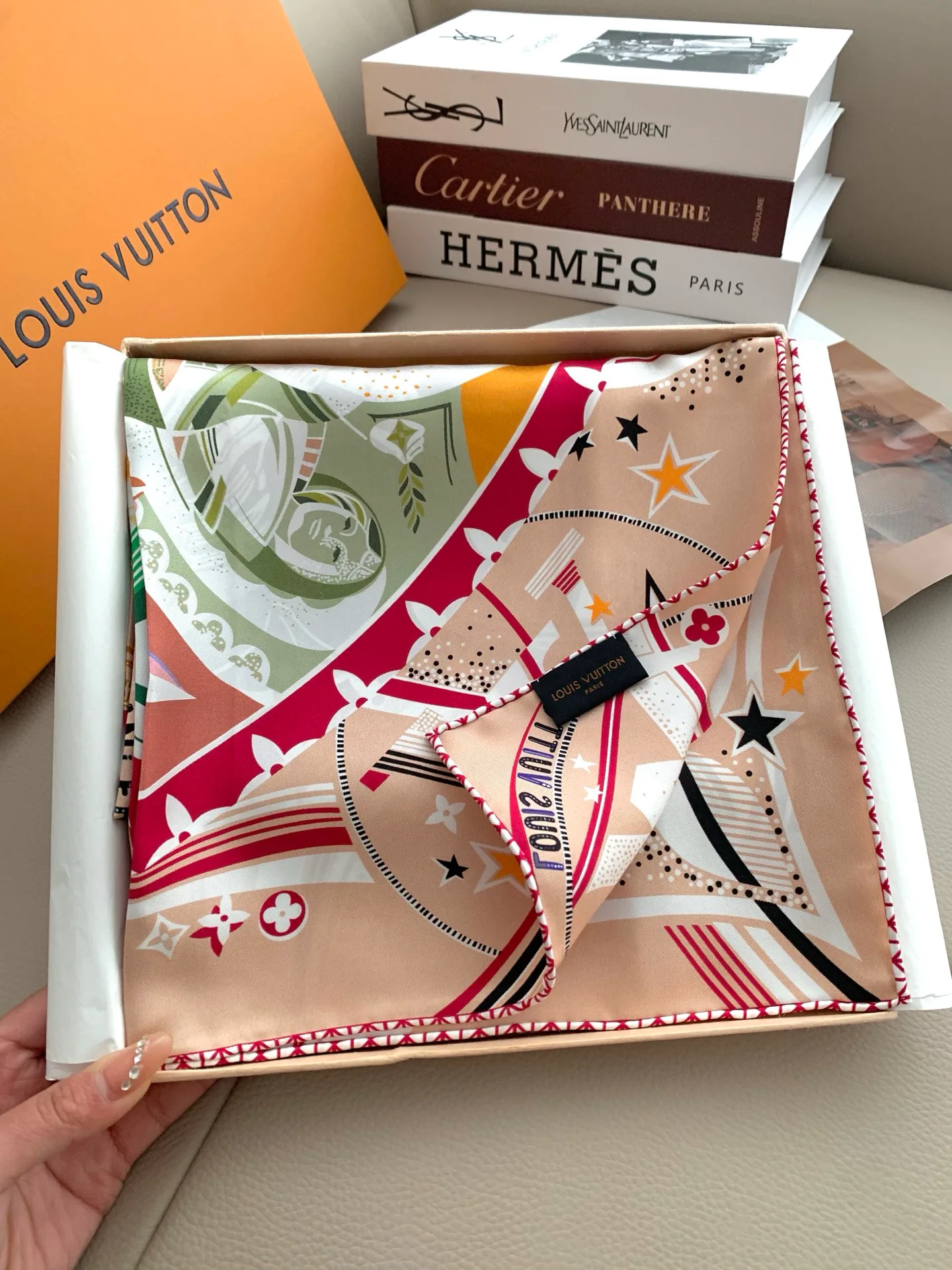Платки Louis Vuitton 18675529