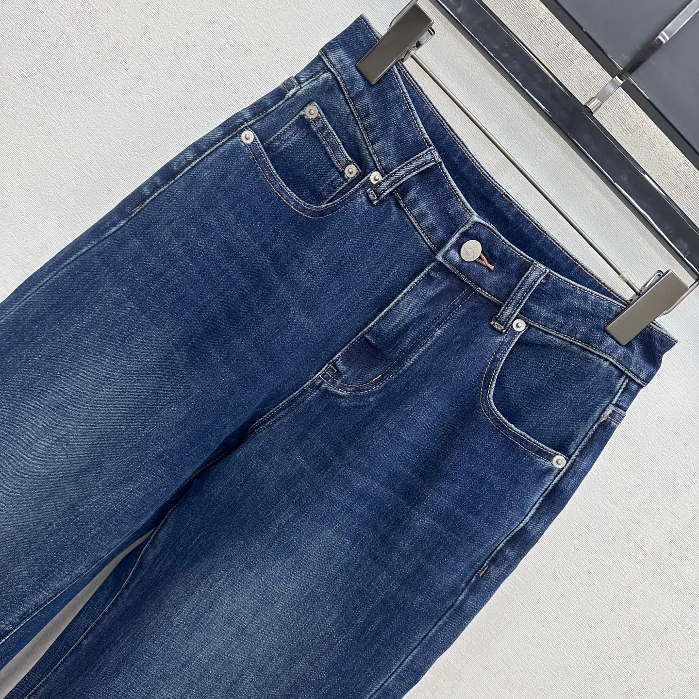Джинсы Женские Vivienne Westwood 18022770