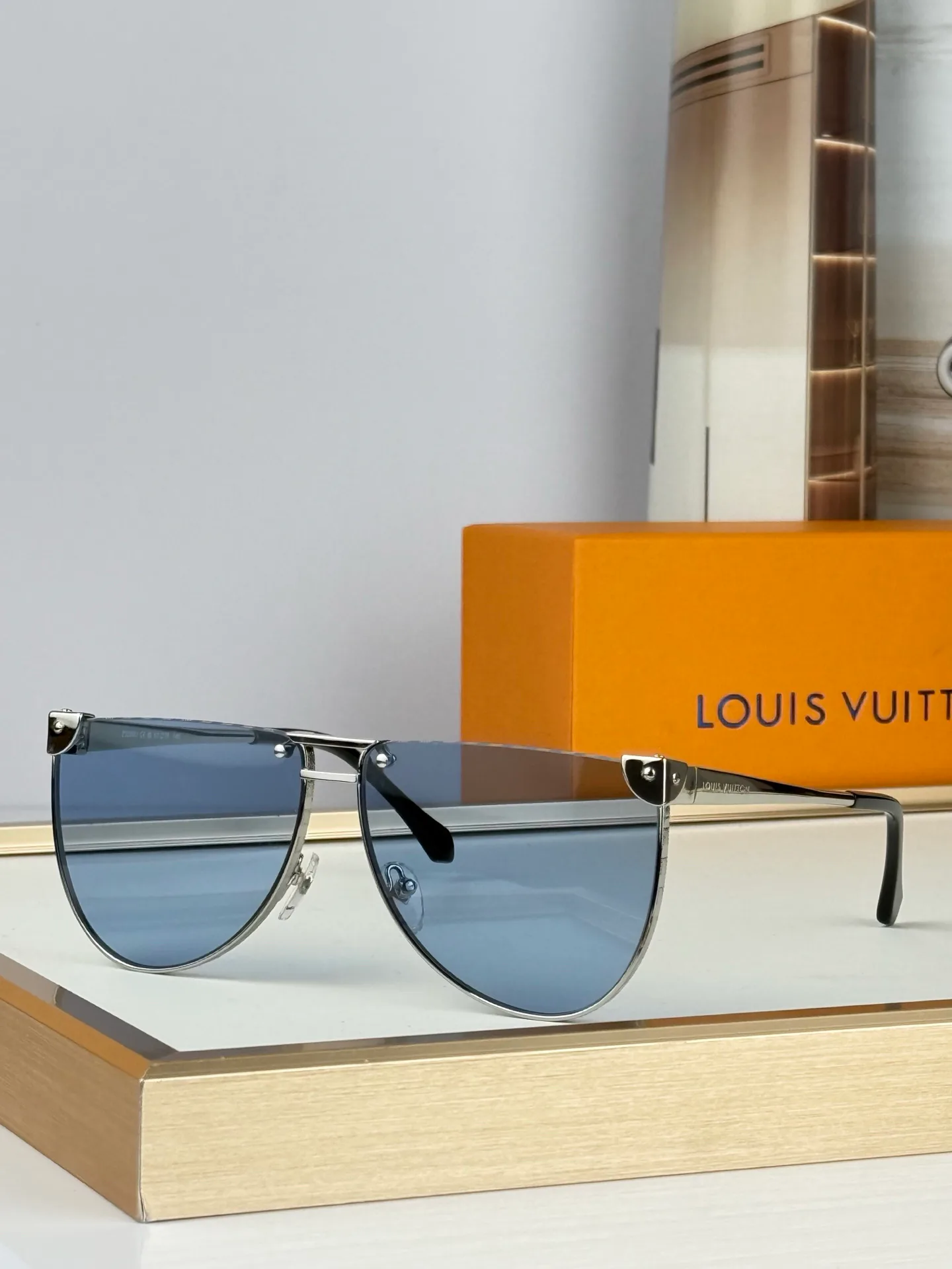 Очки Louis Vuitton 17366453