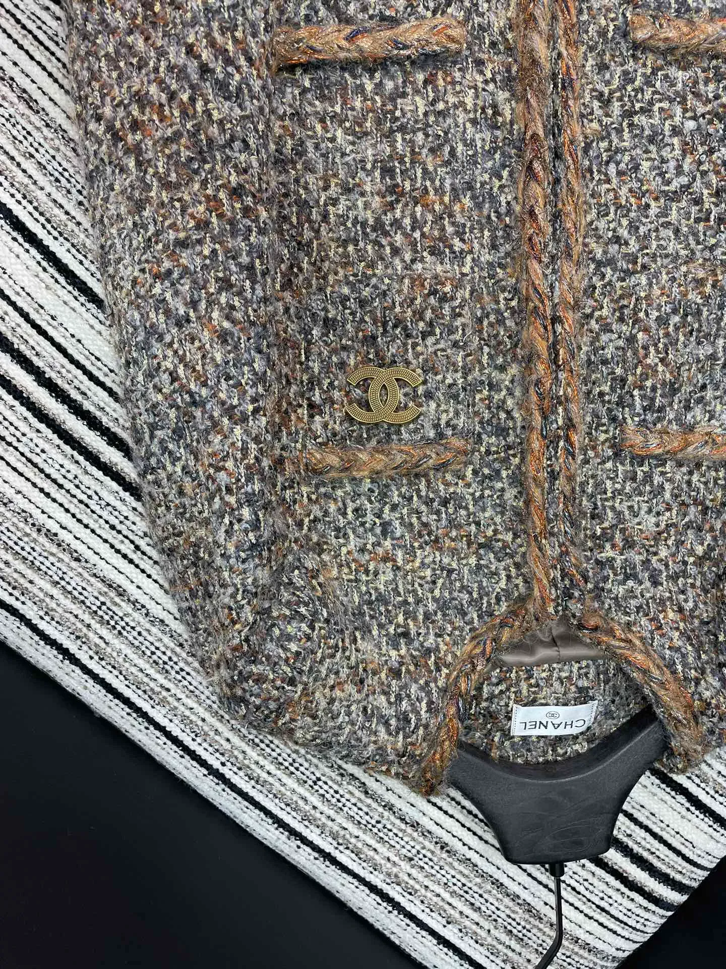 Куртки И Пуховики Женские Chanel 355642