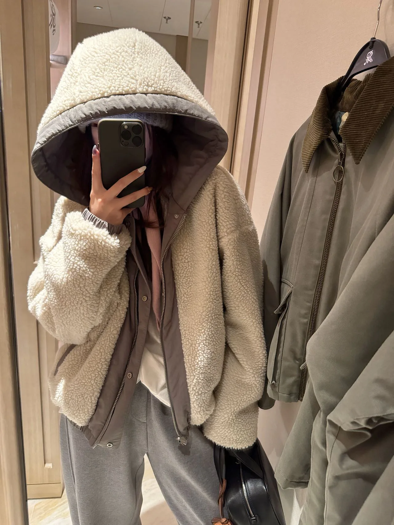 Куртки И Пуховики Женские Canada Goose 5392202