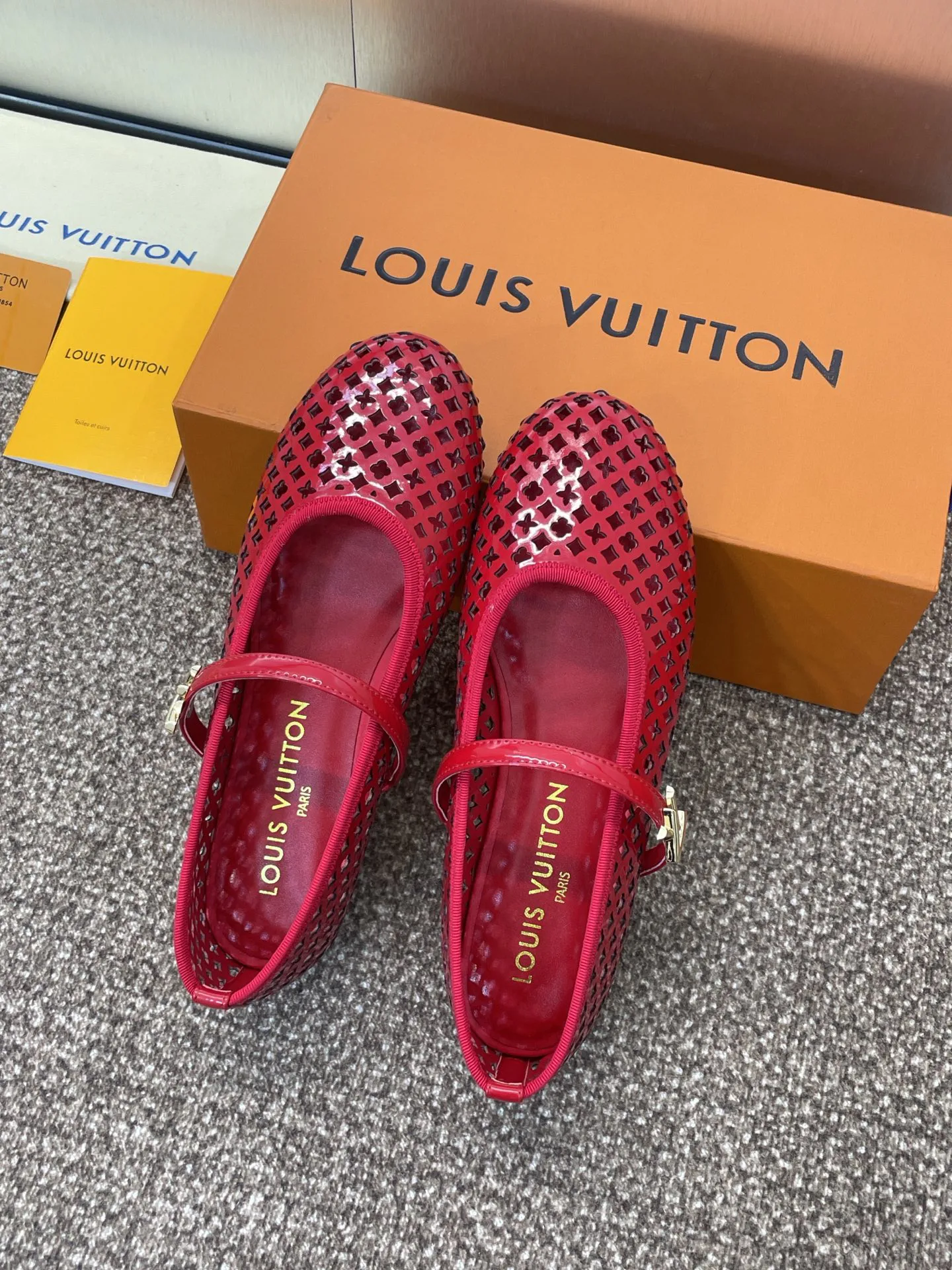 Туфли Женские Louis Vuitton 13346519