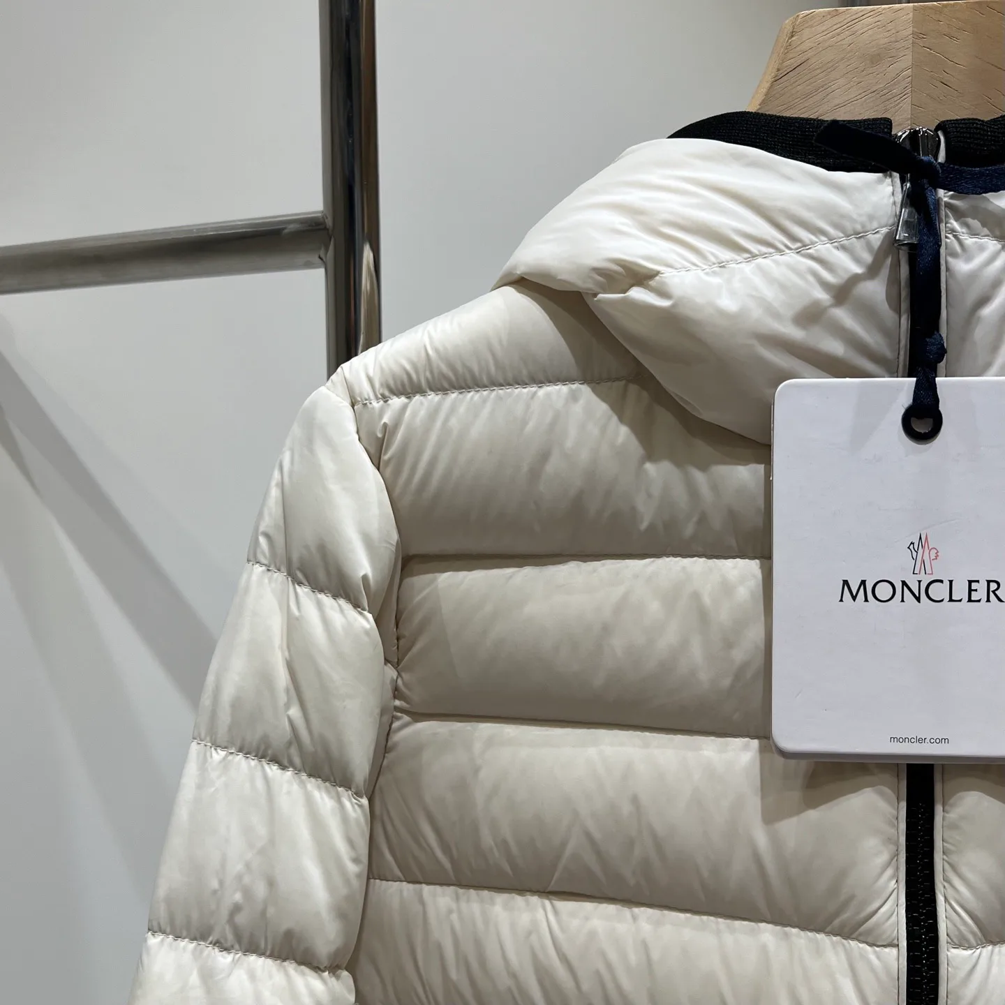 Куртки И Пуховики Женские Moncler 18336958