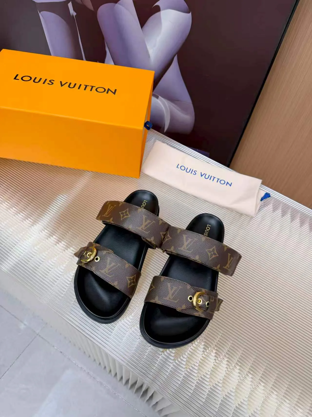 Шлепанцы Женские Louis Vuitton 11633029