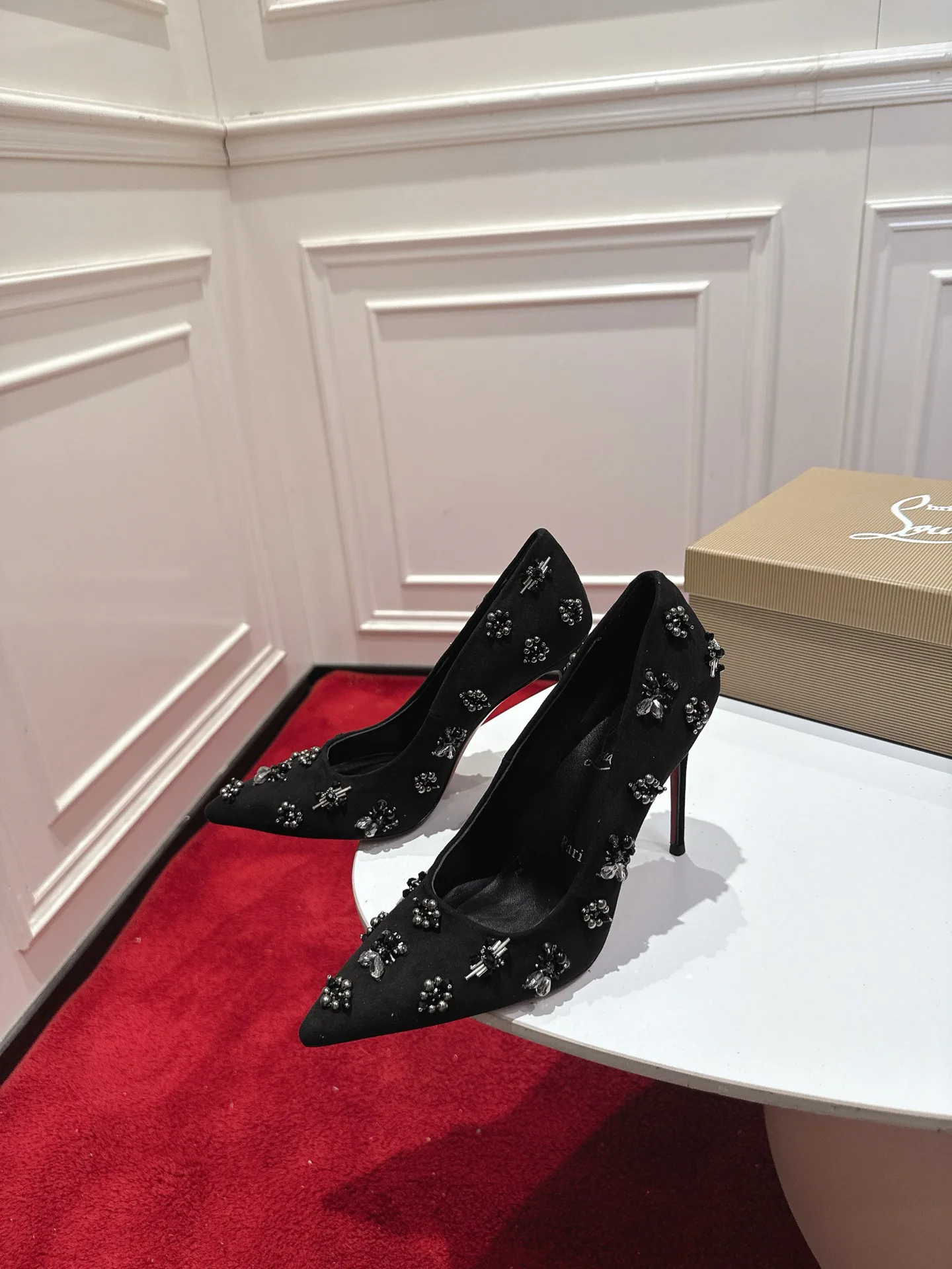 Туфли Женские Christian Louboutin 17057834