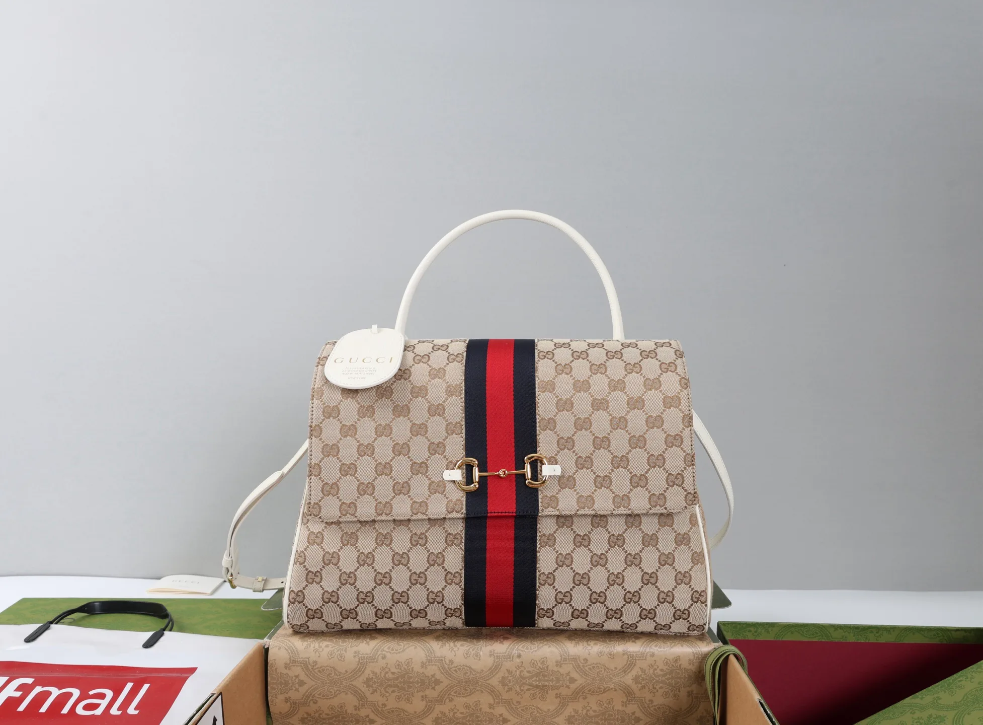 Классические Сумки Женские Gucci 18250578