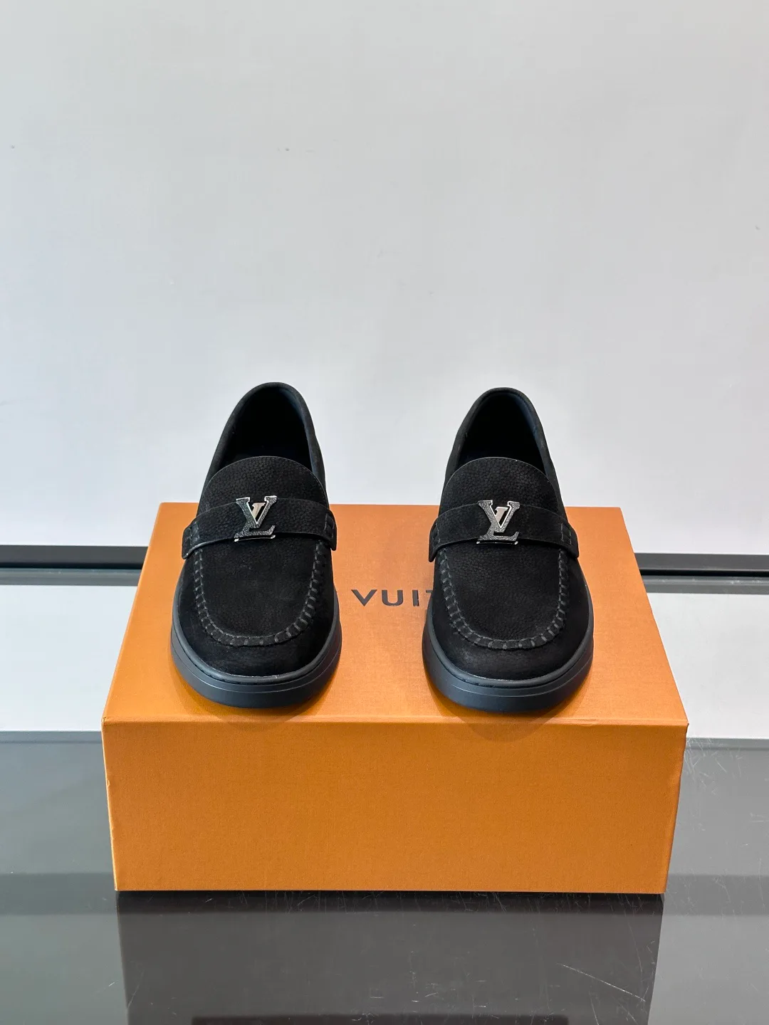 Лоферы И Туфли Мужские Louis Vuitton 17411068