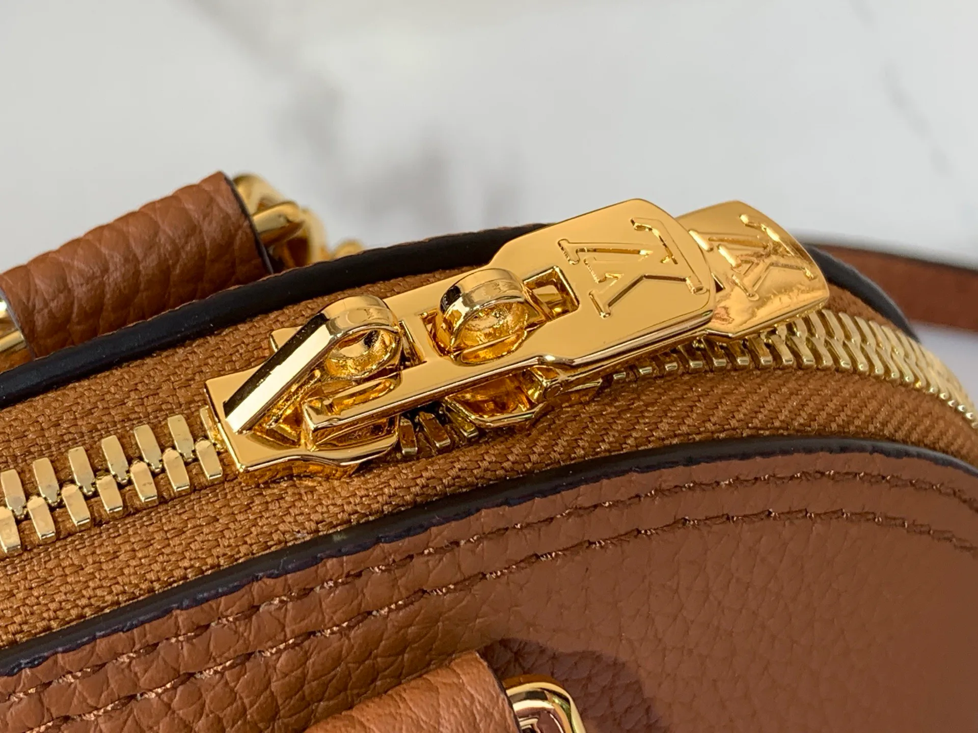Классические Сумки Женские Louis Vuitton 13096117