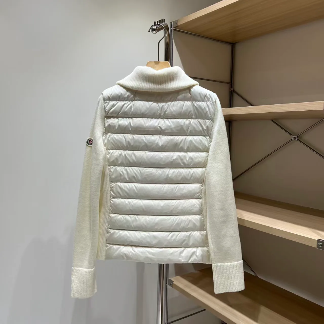 Куртки И Пуховики Женские Moncler 18131417