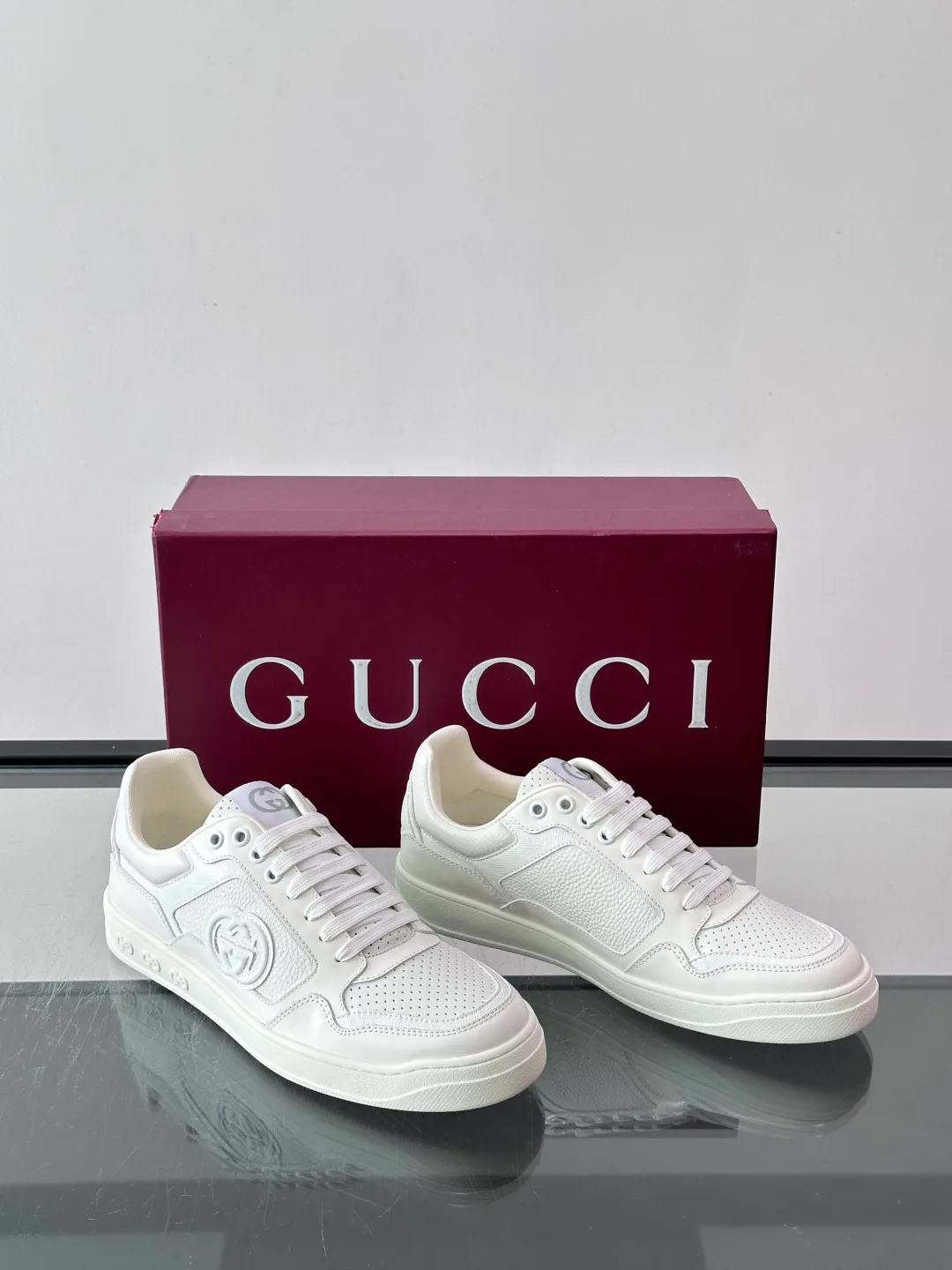 Кроссовки Женские Gucci 18102704