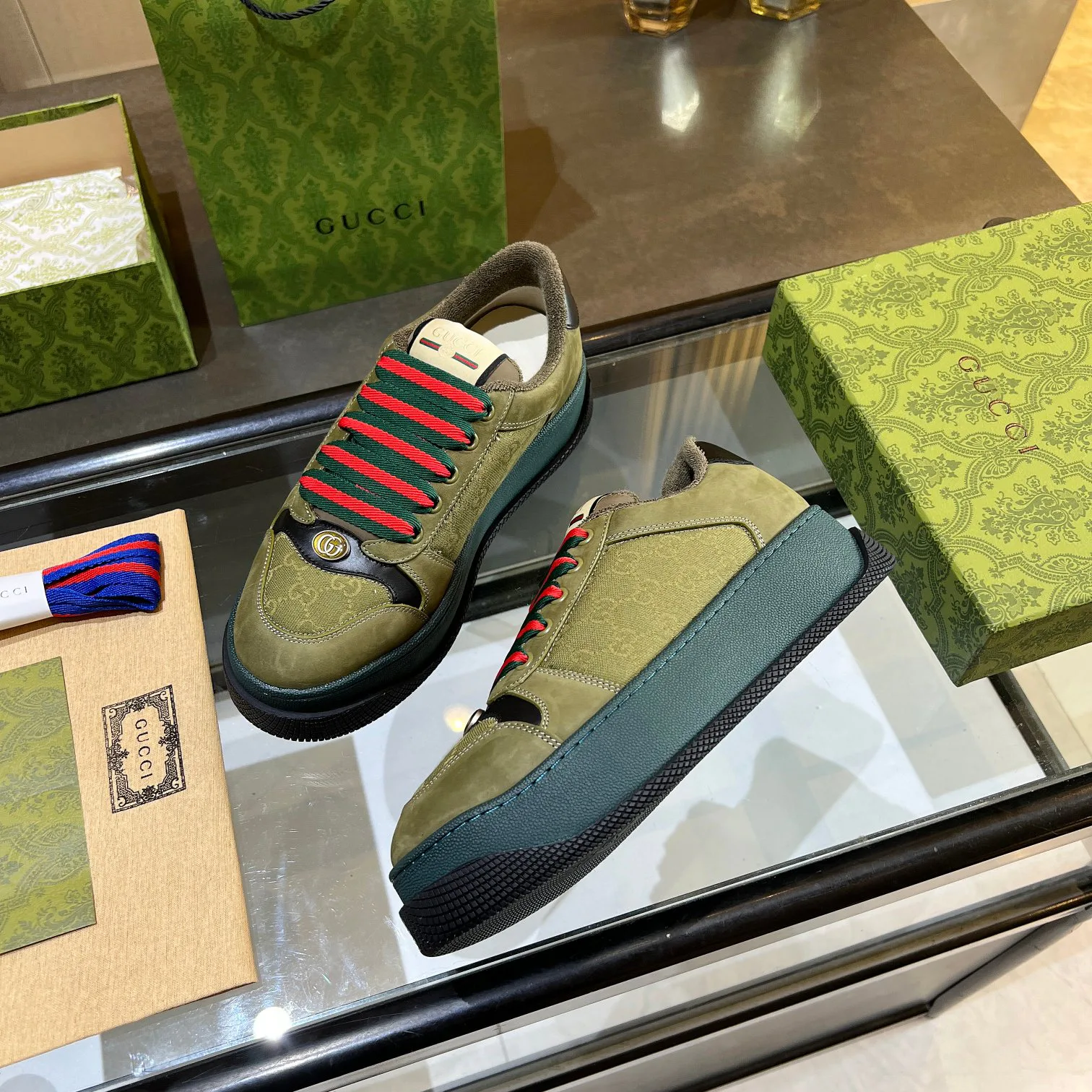 Кроссовки Женские Gucci 17955439