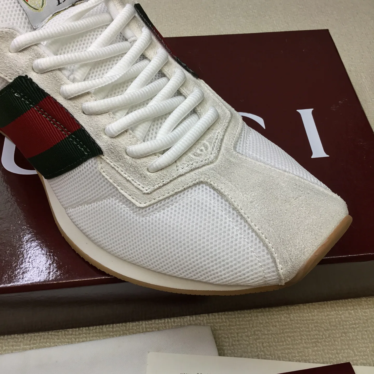 Кроссовки Женские Gucci 18773885