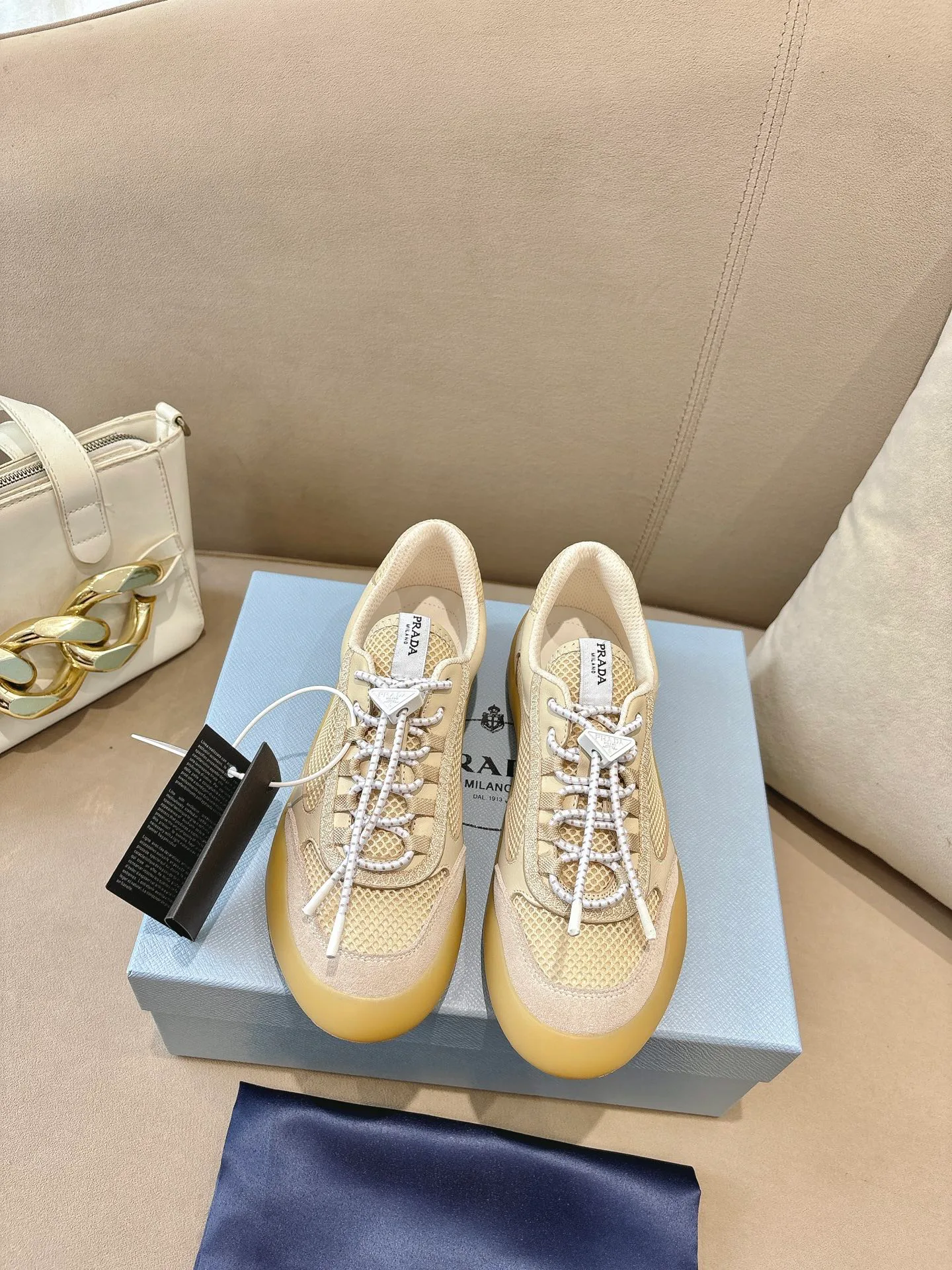 Кроссовки Женские Prada 11410373