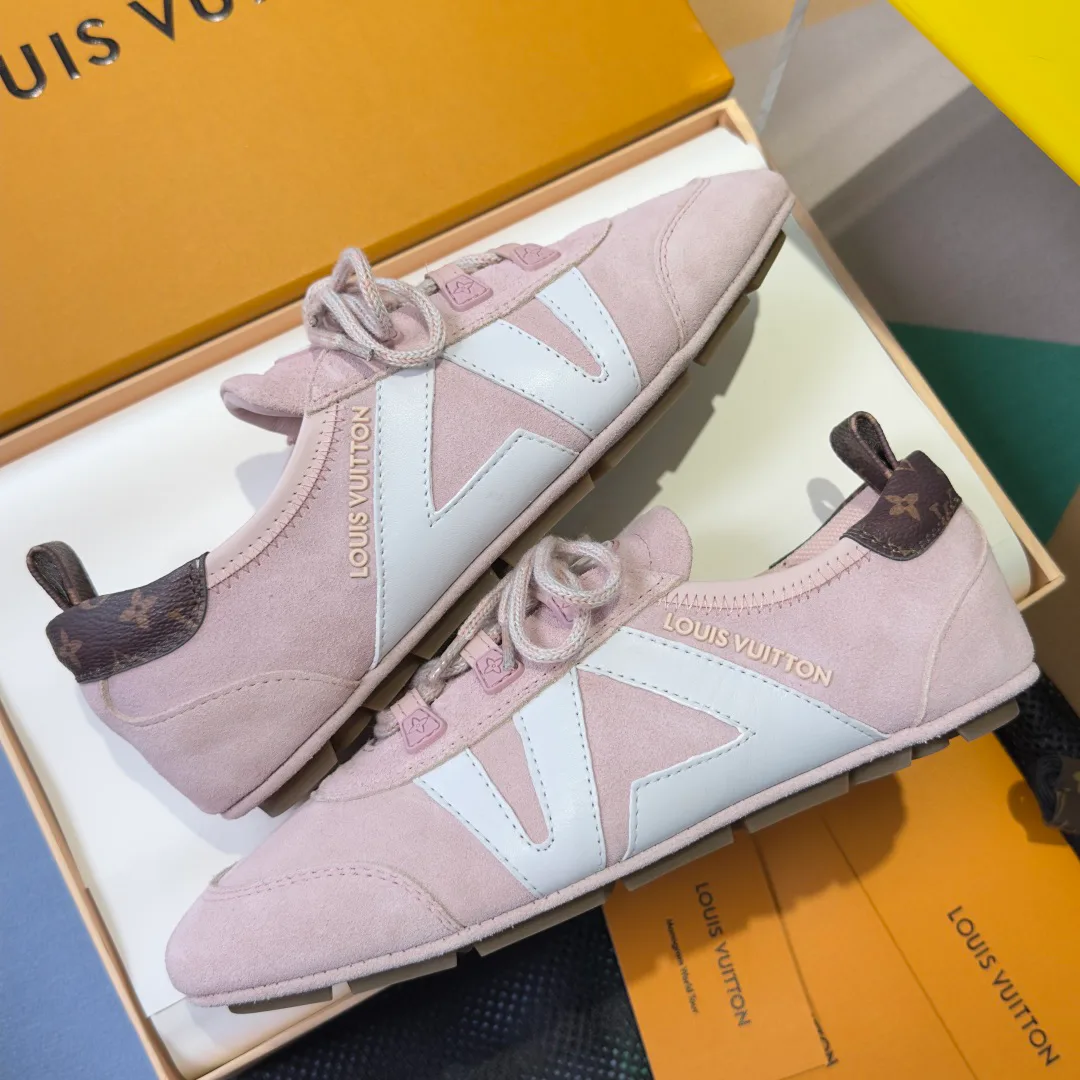 Кроссовки Женские Louis Vuitton 17780687