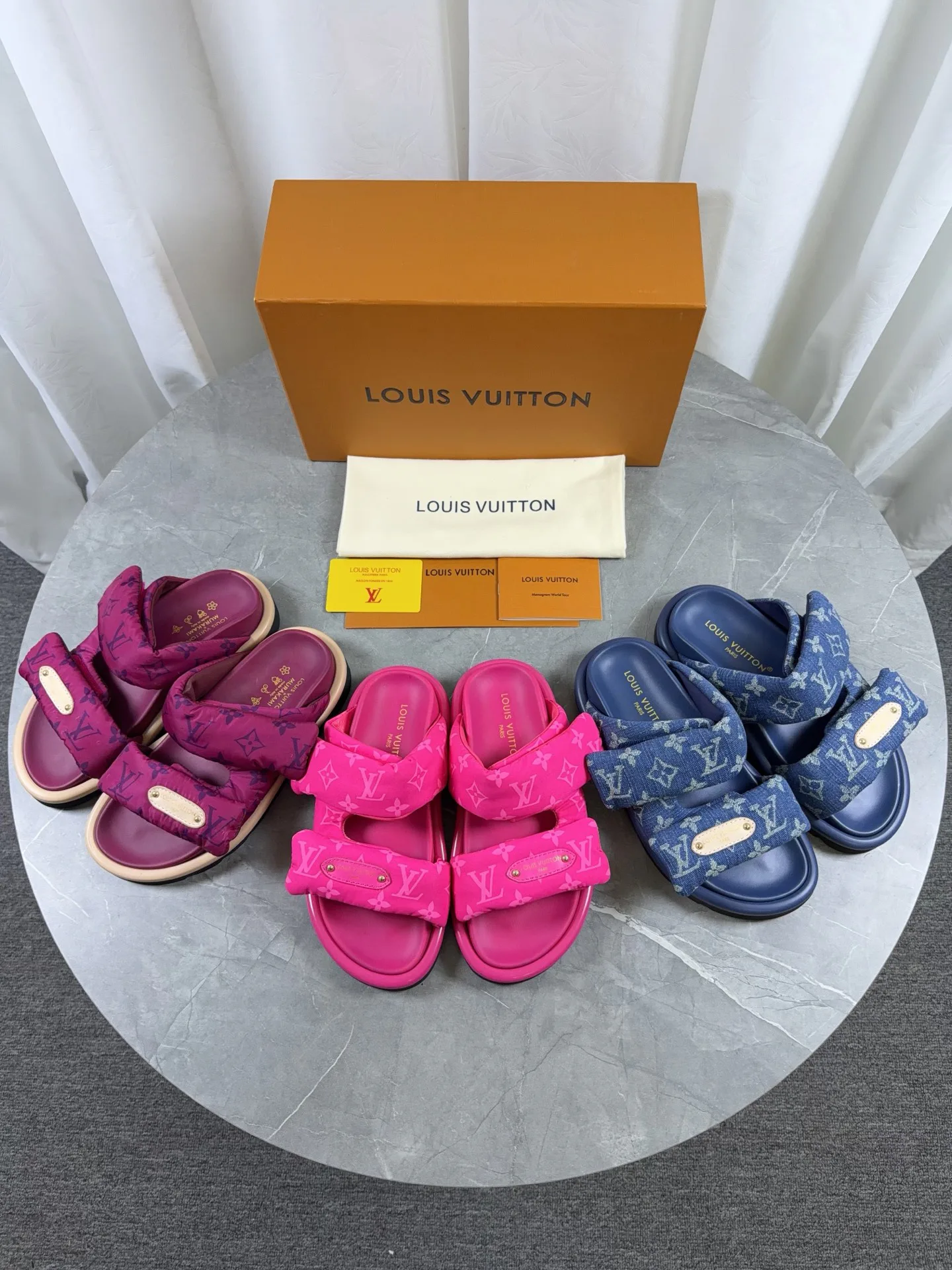 Шлепанцы Женские Louis Vuitton 17968796
