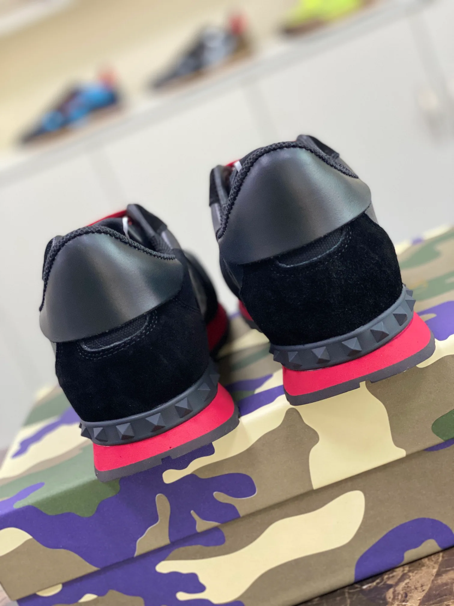 Кроссовки Женские Valentino 10736437