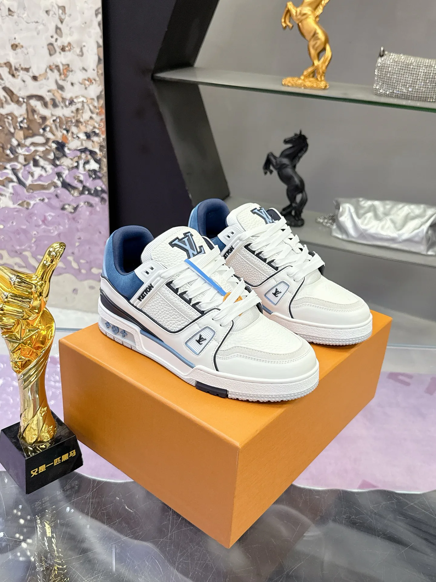 Кроссовки Мужские Louis Vuitton 11707402