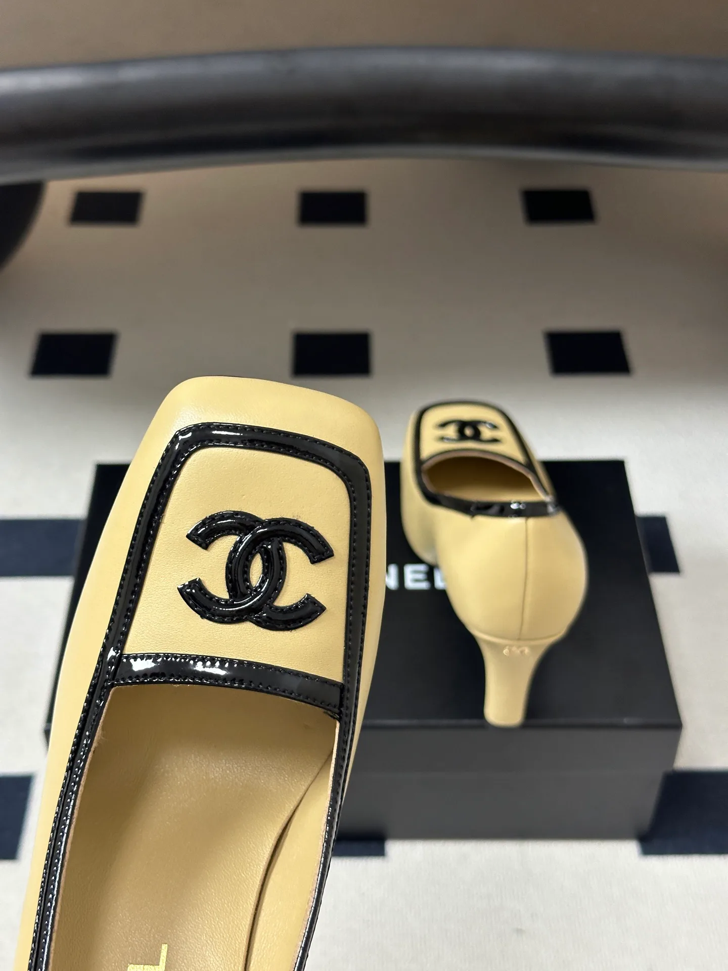 Туфли Женские Chanel 18049714